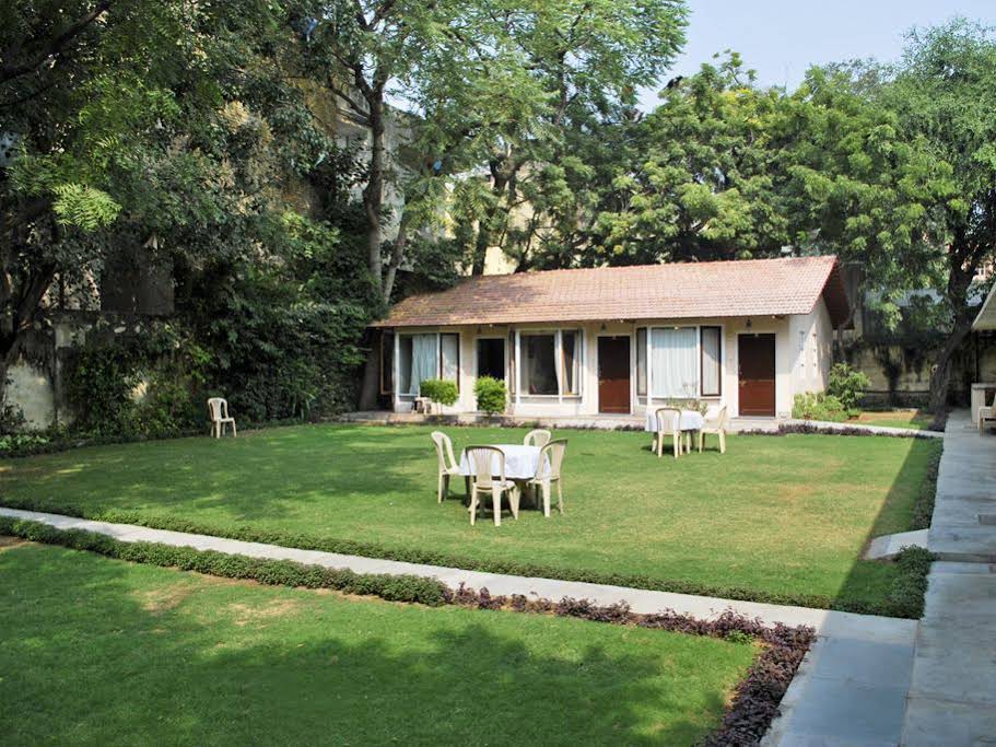 Jai Niwas Garden Hotel