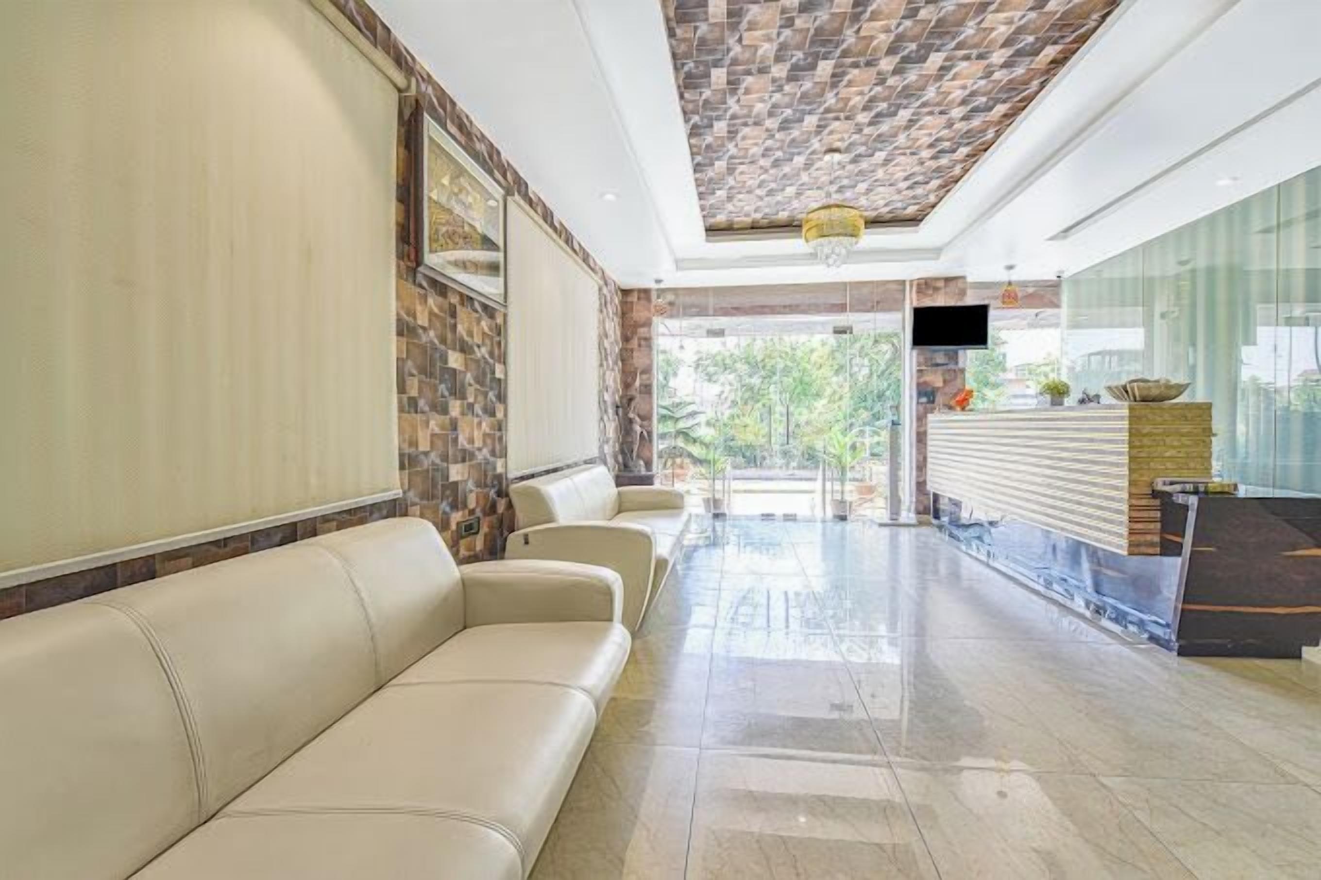 Kaki Hotel & Roof Top