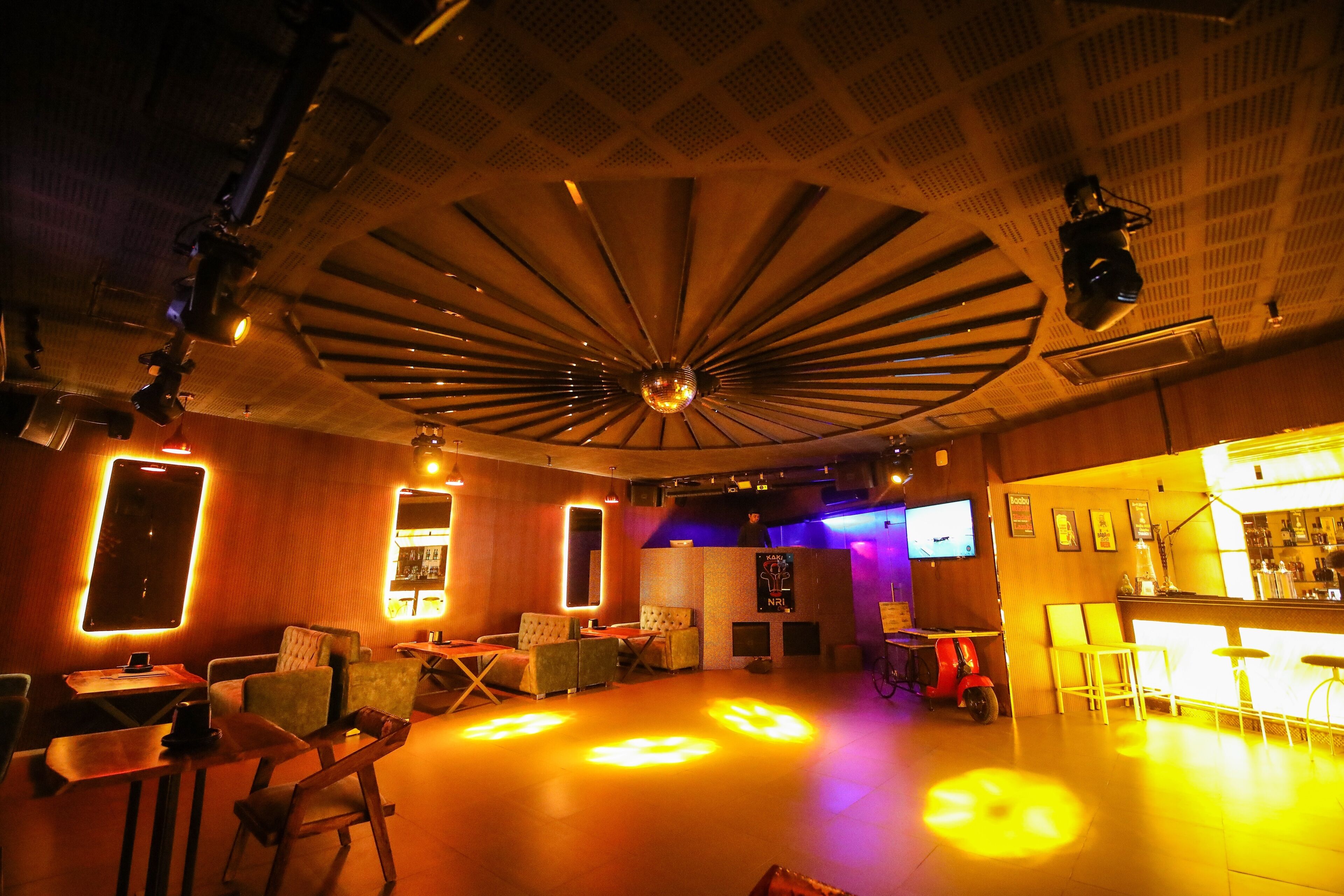 Kaki Hotel & Roof Top