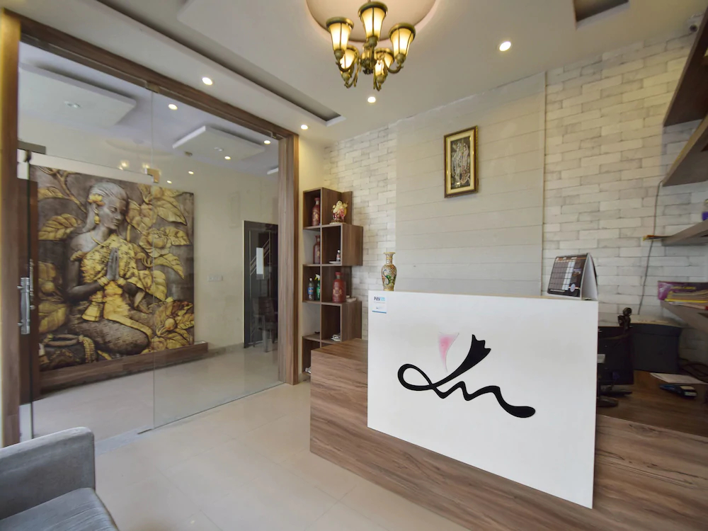 Royal Castillo By OYO Rooms