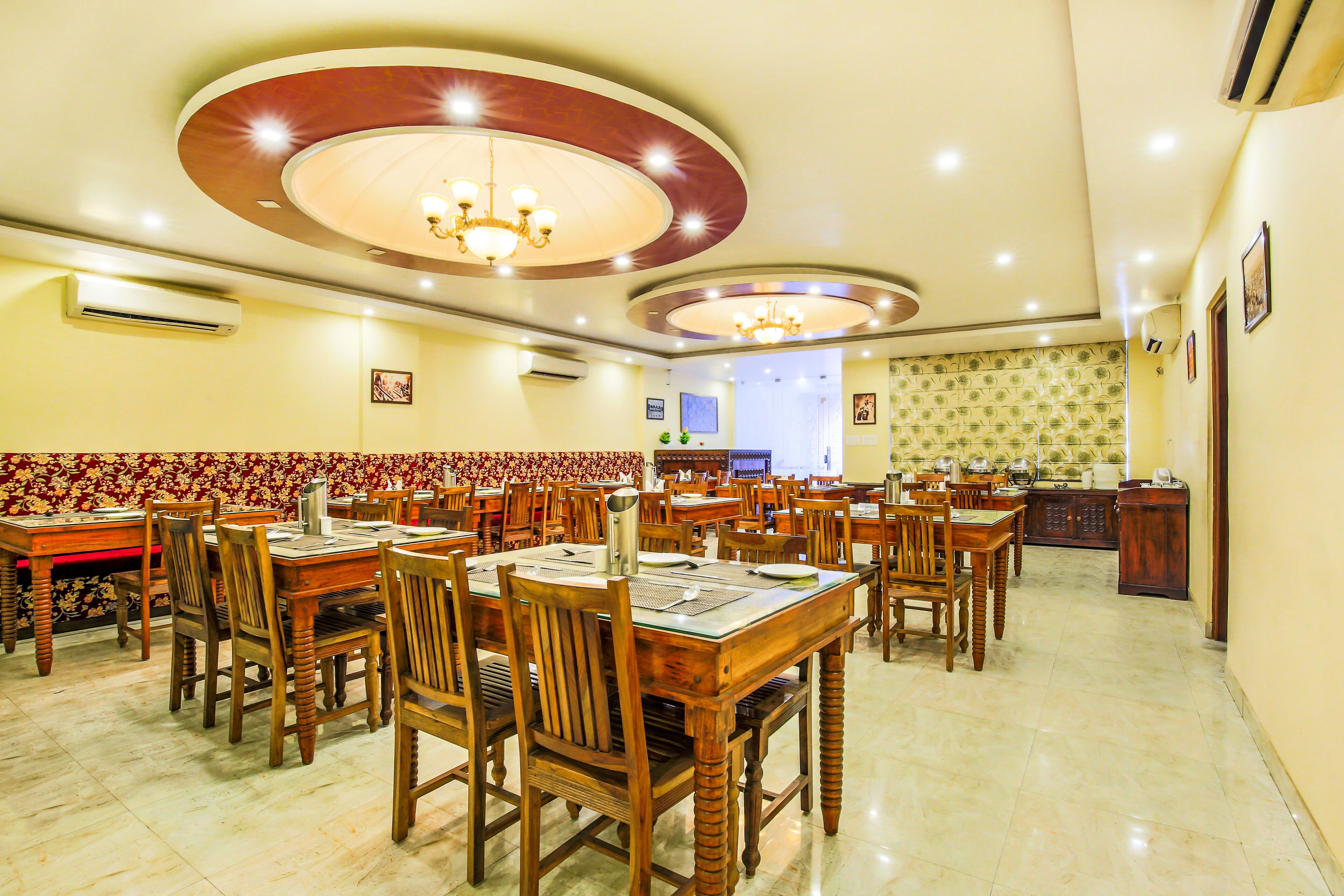 Royal Heritage by FabHotel