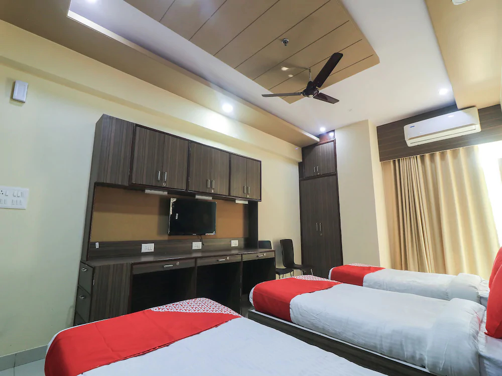 Season Park By OYO Rooms