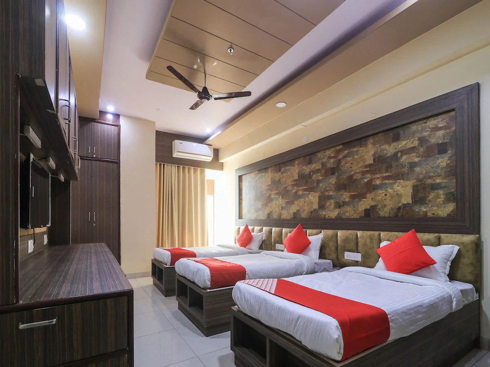 Season Park By OYO Rooms