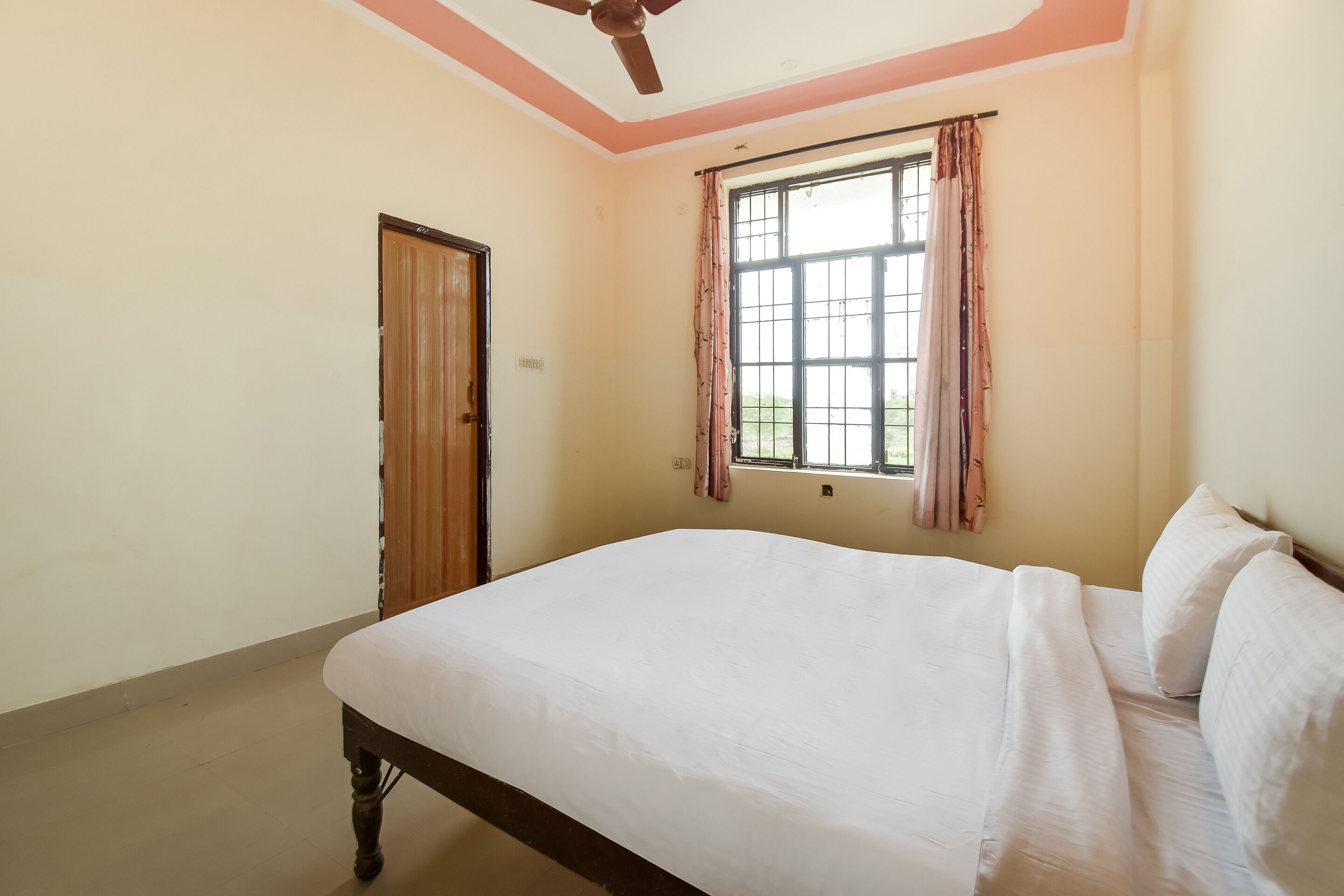 Shri United by OYO Rooms