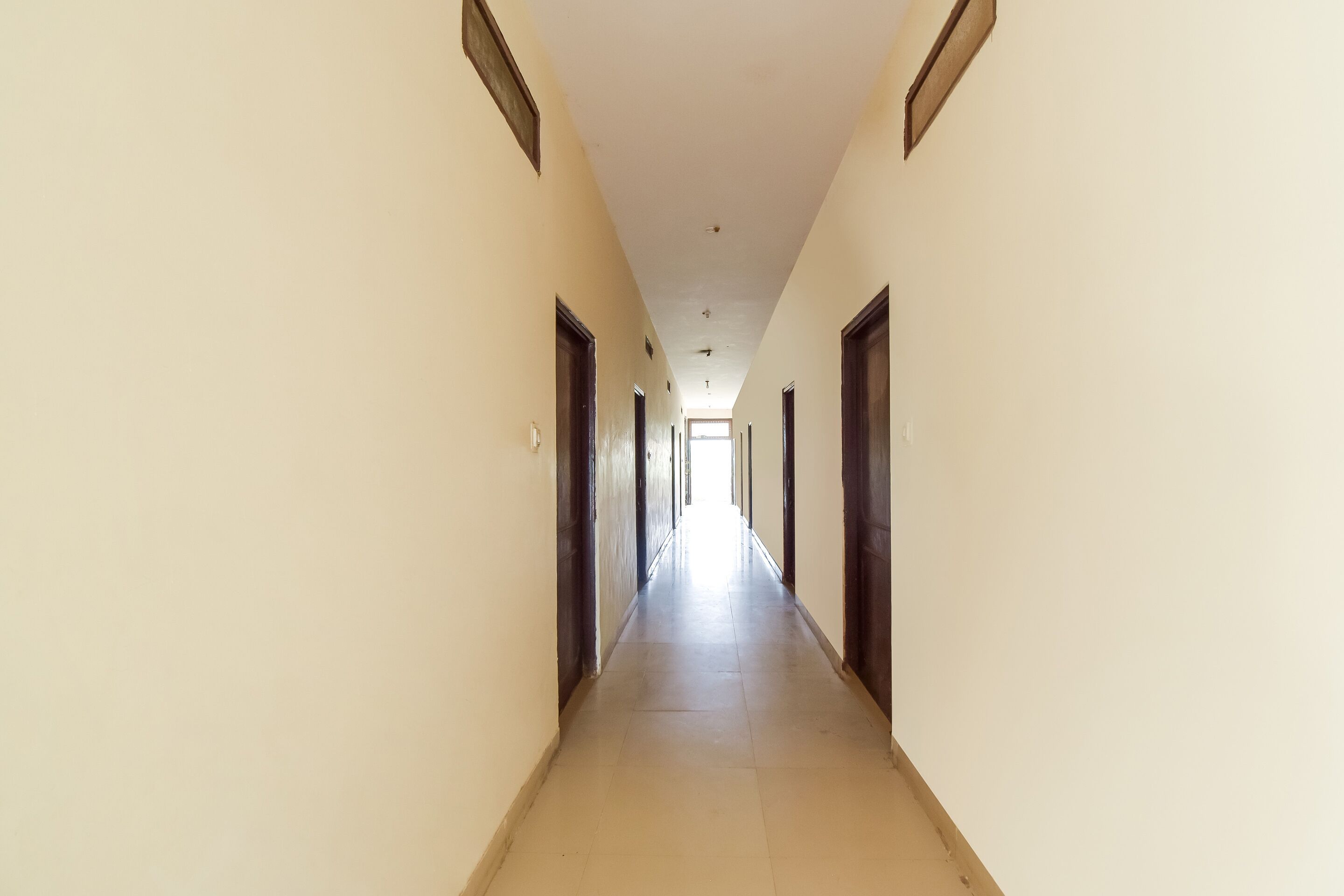 Shri United by OYO Rooms