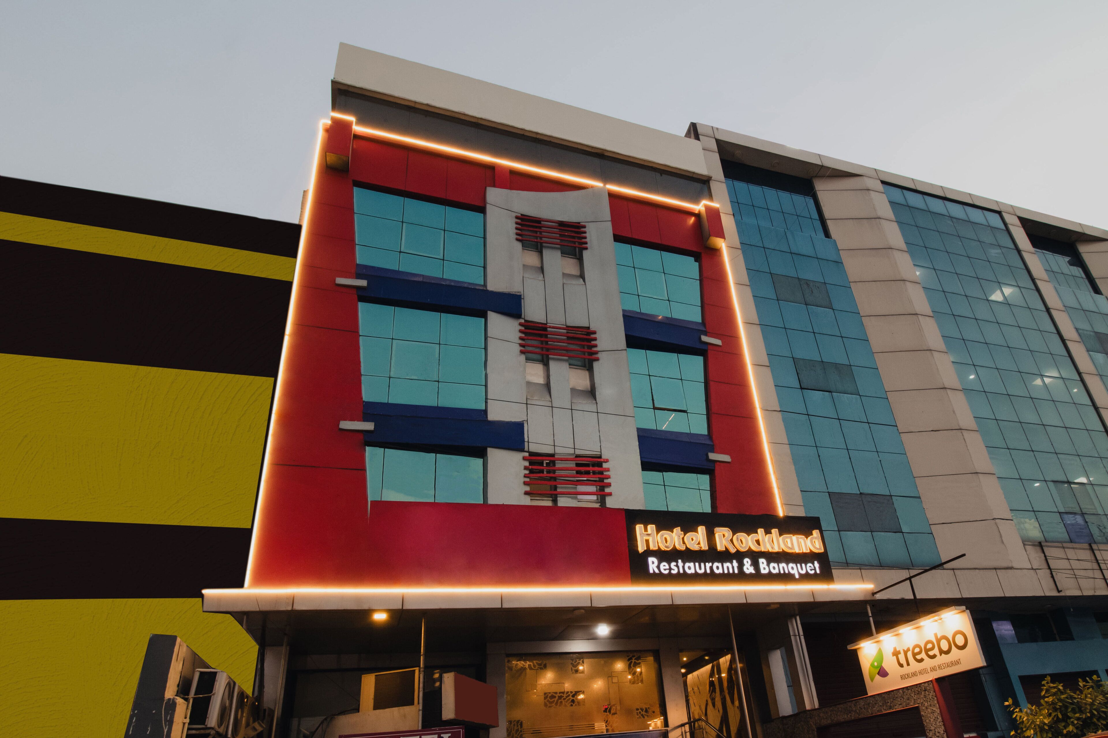 Treebo Trend Hotel Rockland & Restaurant