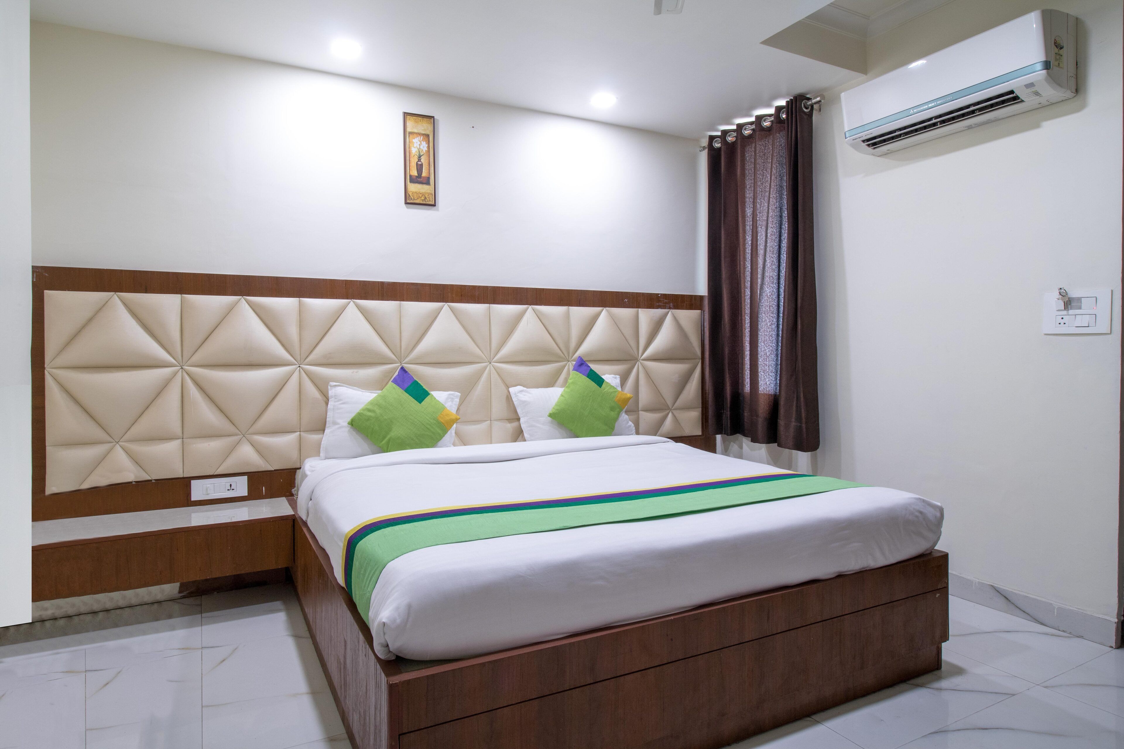 Treebo Trend Hotel Rockland & Restaurant