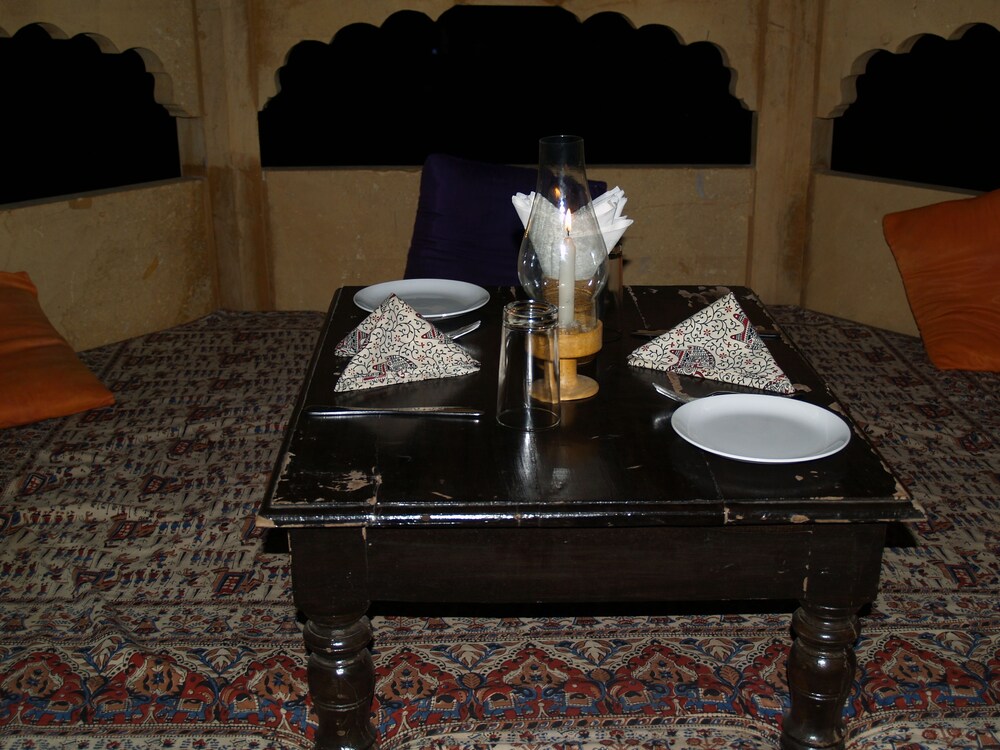 Hotel Lalgarh Fort & Palace