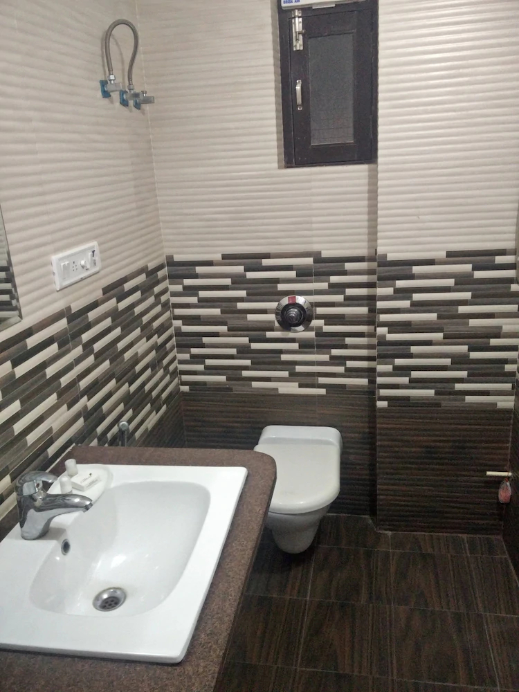 Hotel Radhika