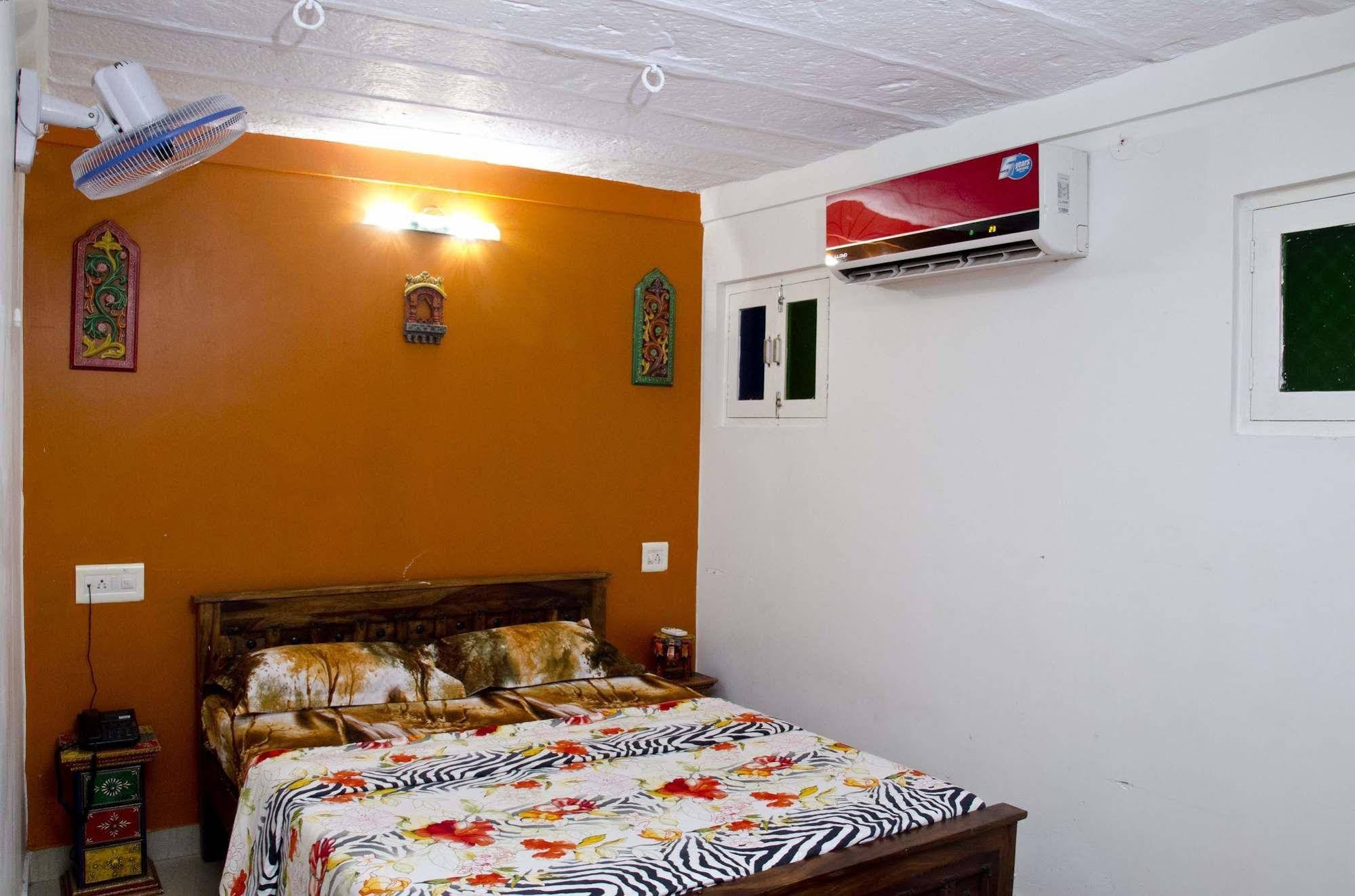 Hem Guest House