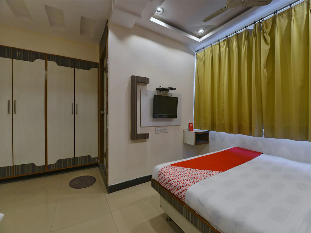 Hotel A R Ganpati Plaza By OYO Rooms