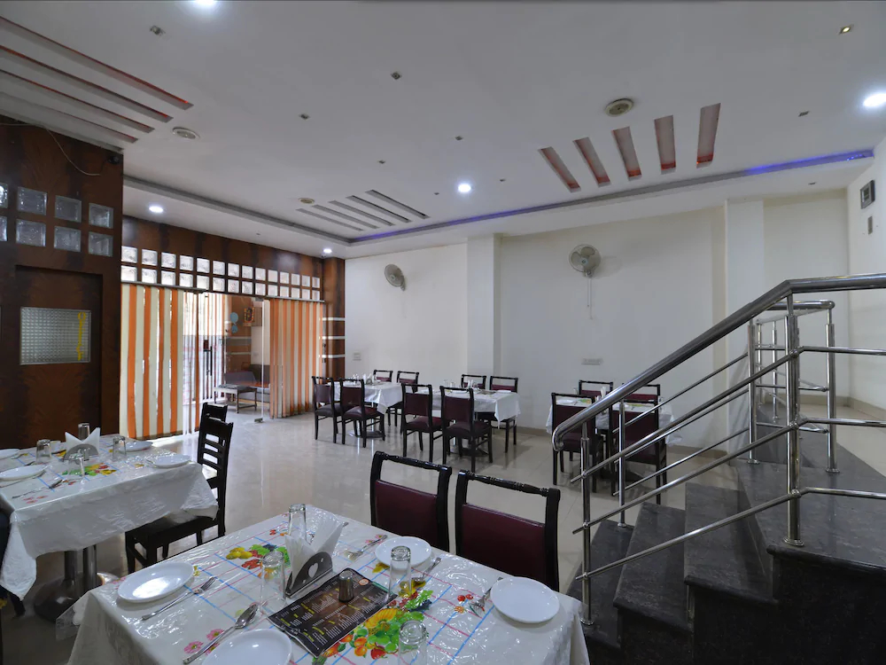 Hotel A R Ganpati Plaza By OYO Rooms