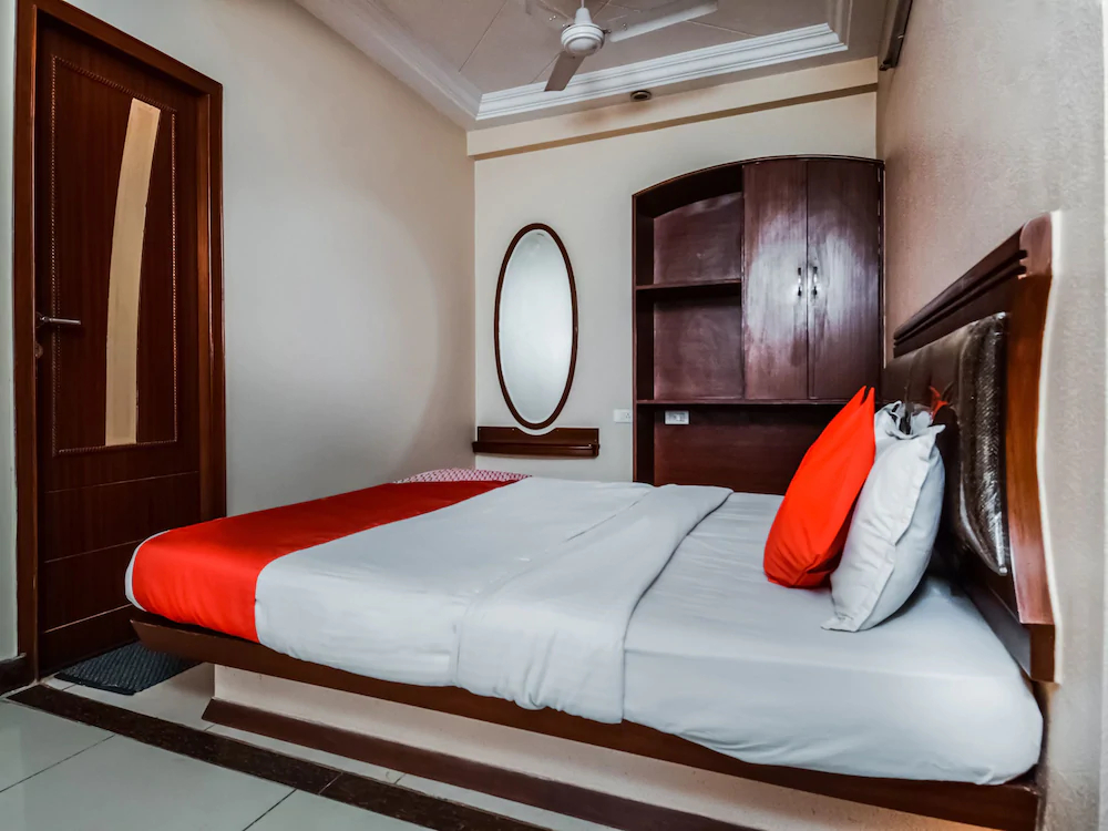 Hotel Ratnawali by OYO Rooms