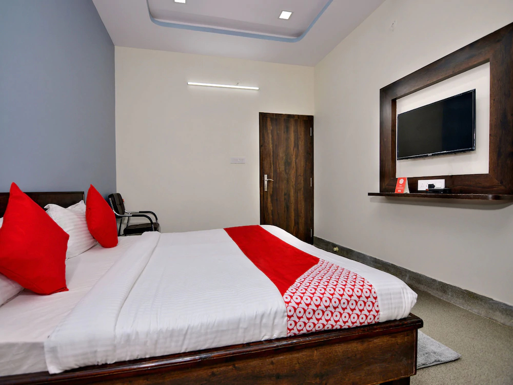 Raj Shree Guest House By OYO Rooms