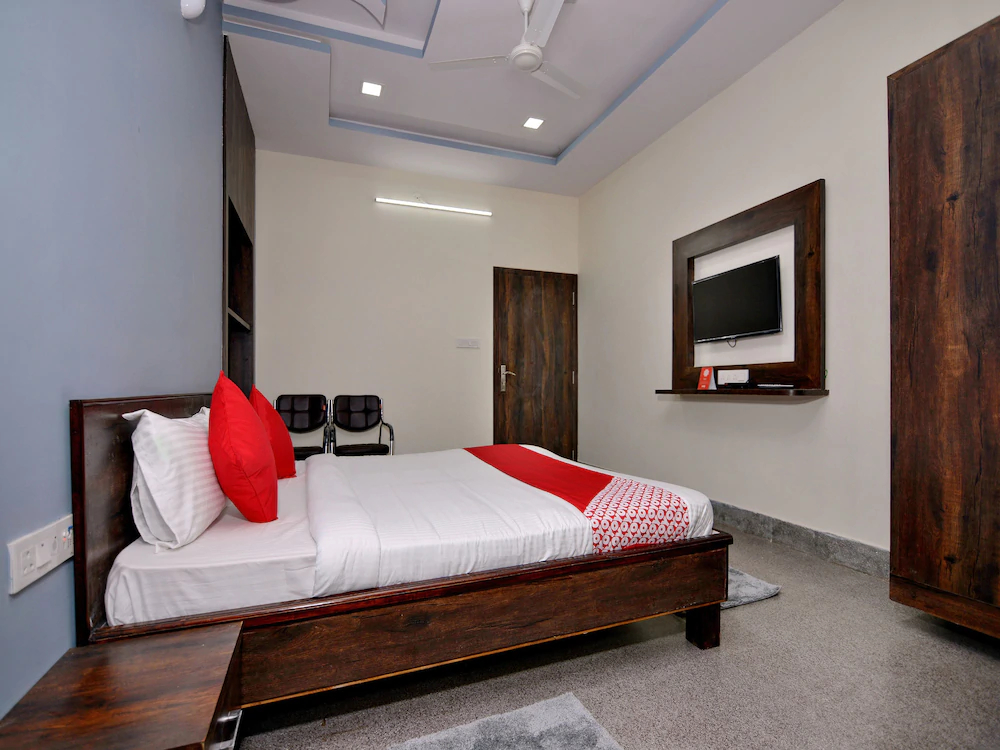 Raj Shree Guest House By OYO Rooms
