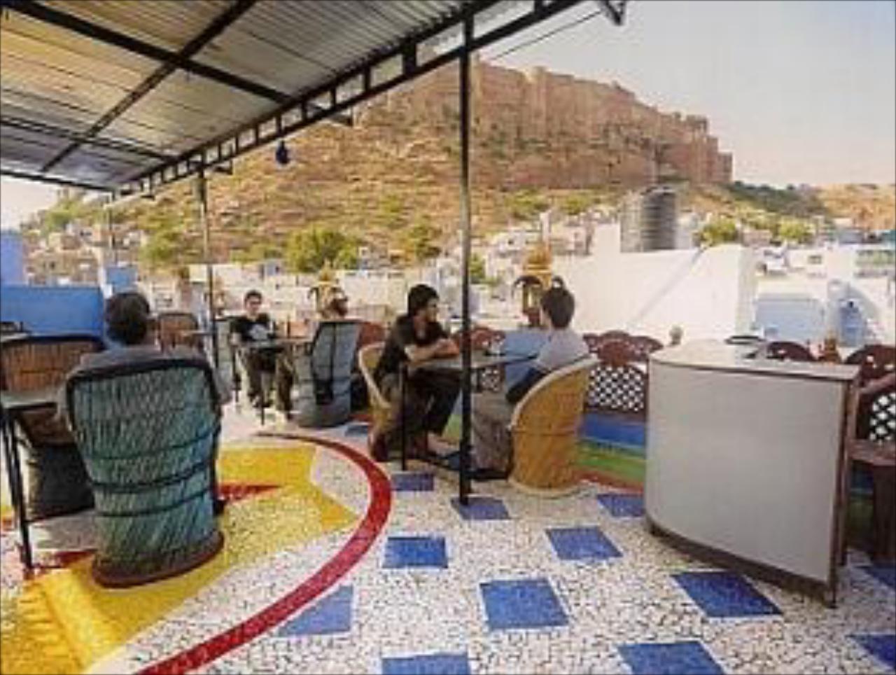 Sarvar Paying Guest House