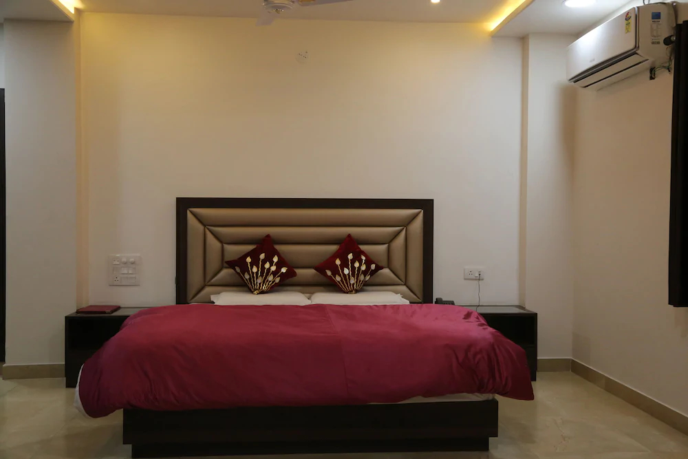 Hotel Lokpriya Inn