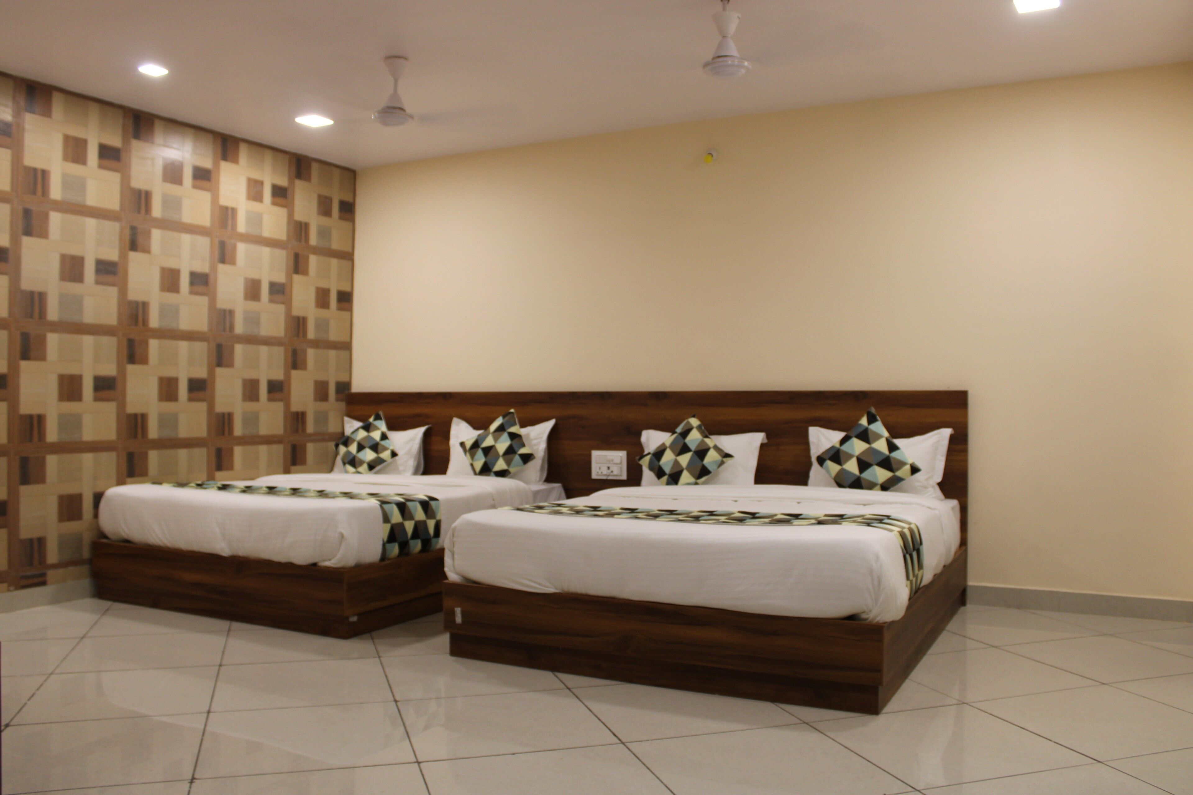 Hotel Shri Naman