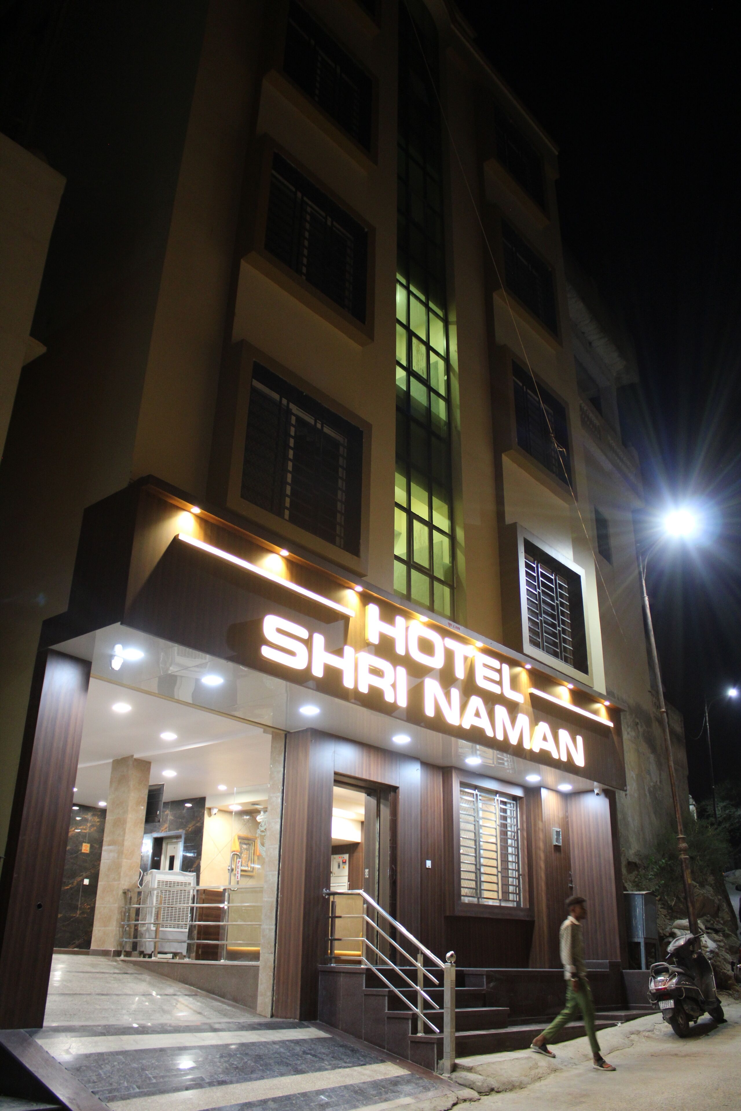 Hotel Shri Naman