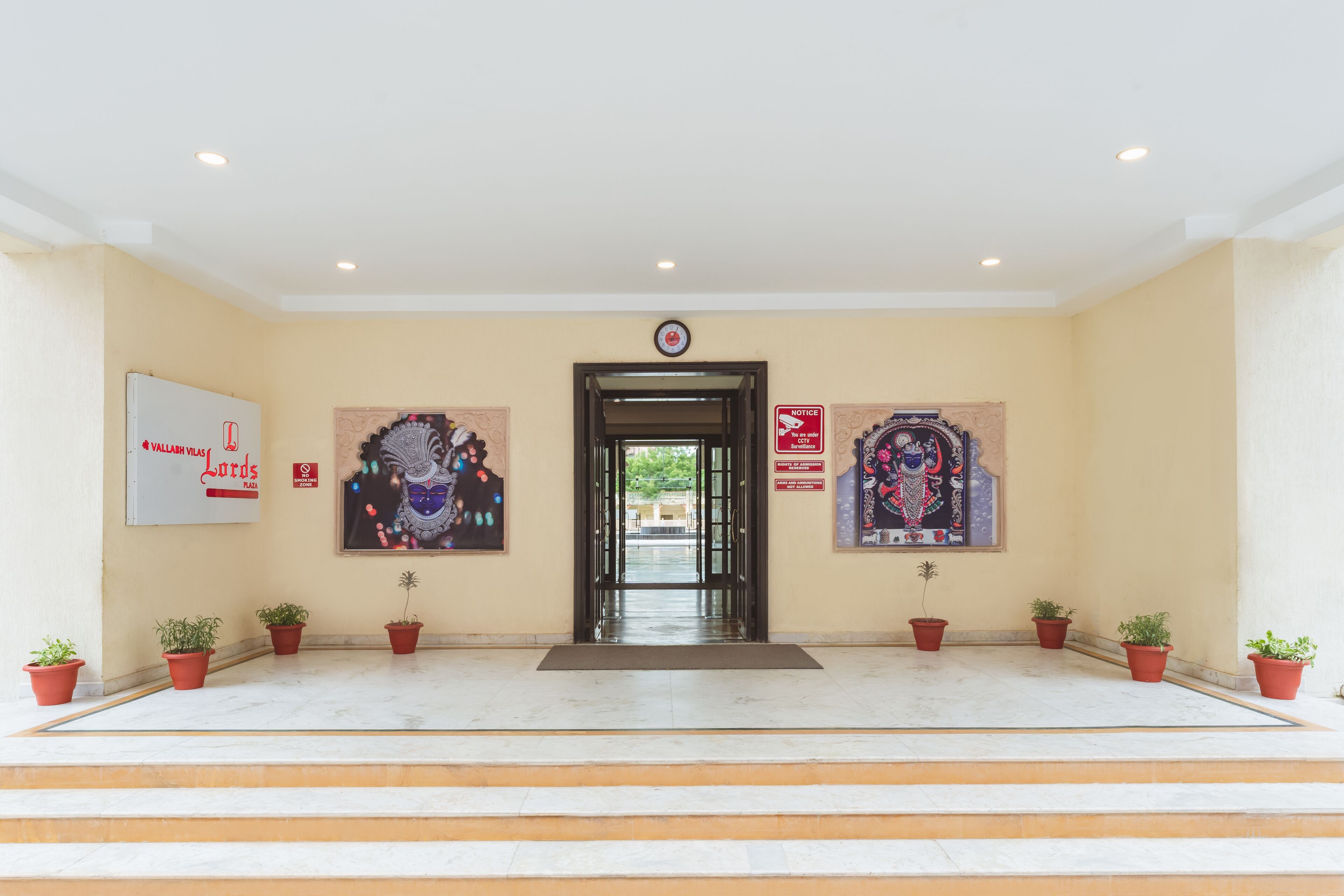 Shree Vallabh Vilas Lords Plaza