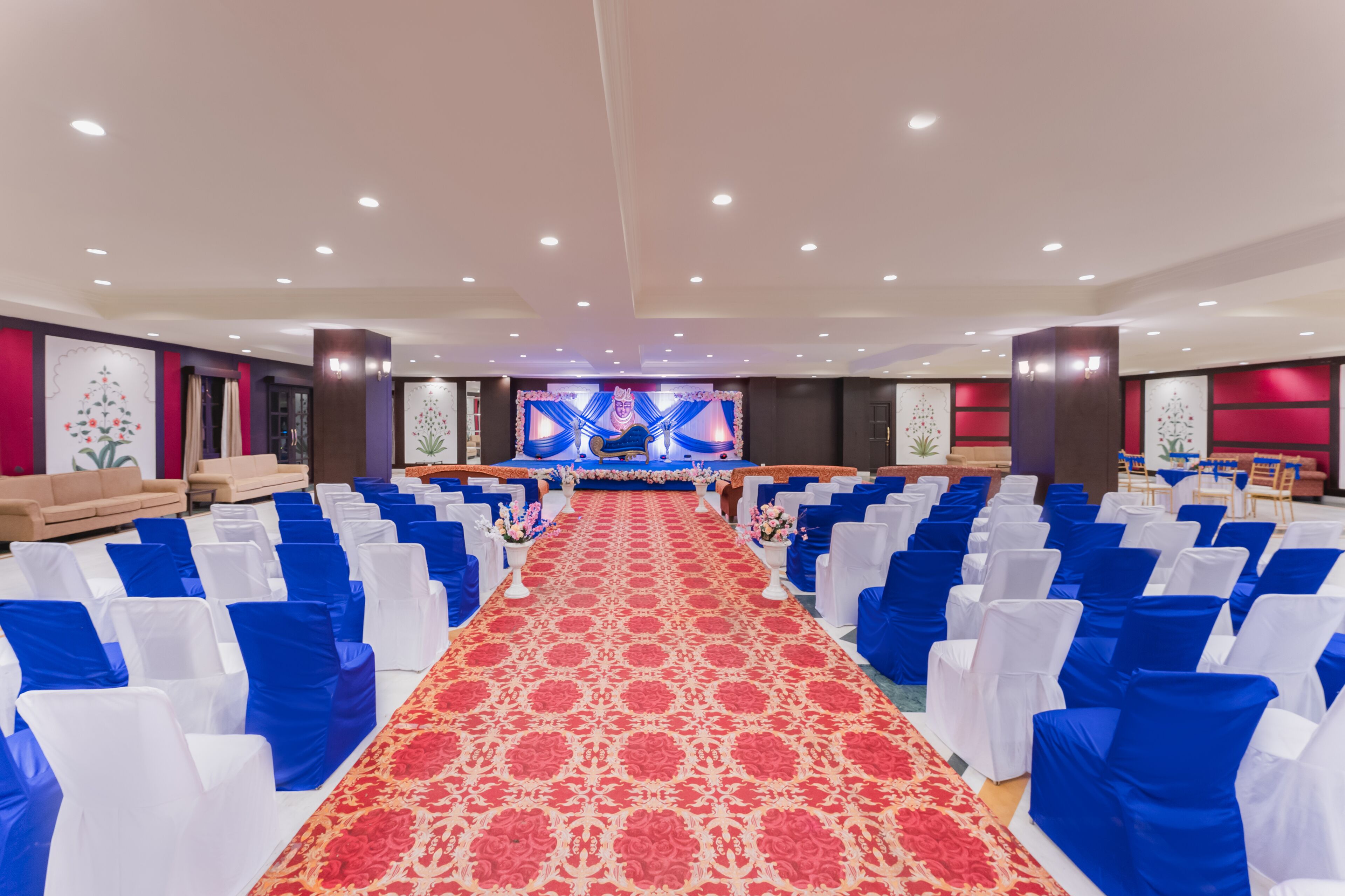 Shree Vallabh Vilas Lords Plaza