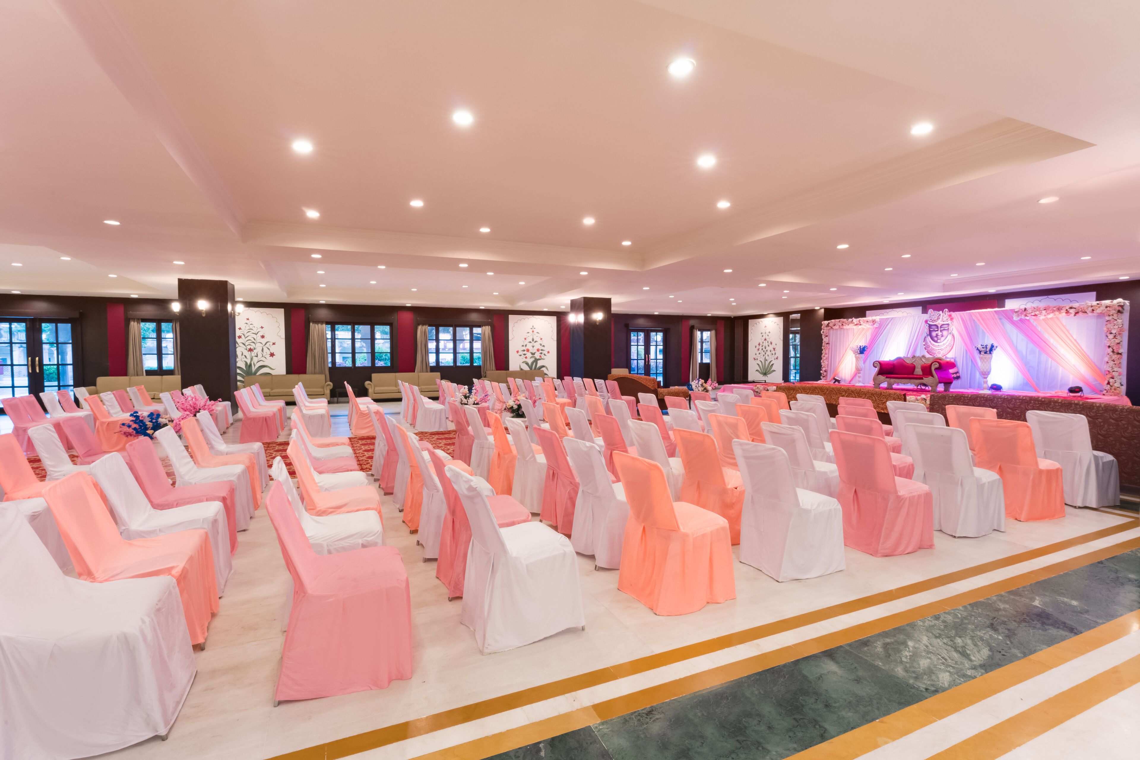 Shree Vallabh Vilas Lords Plaza