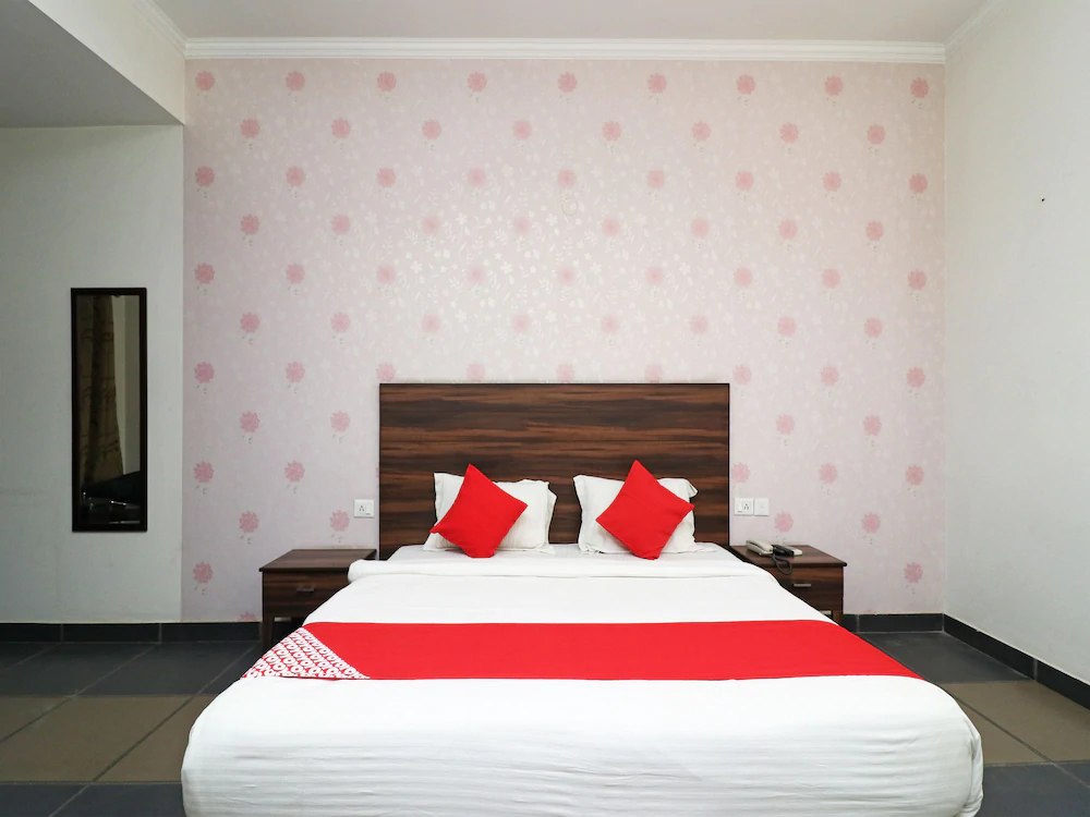Hotel Silver Star By OYO Rooms