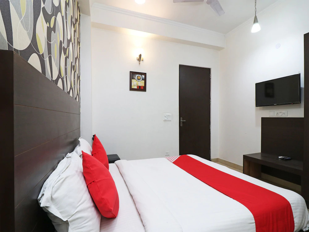 Hotel Silver Star By OYO Rooms