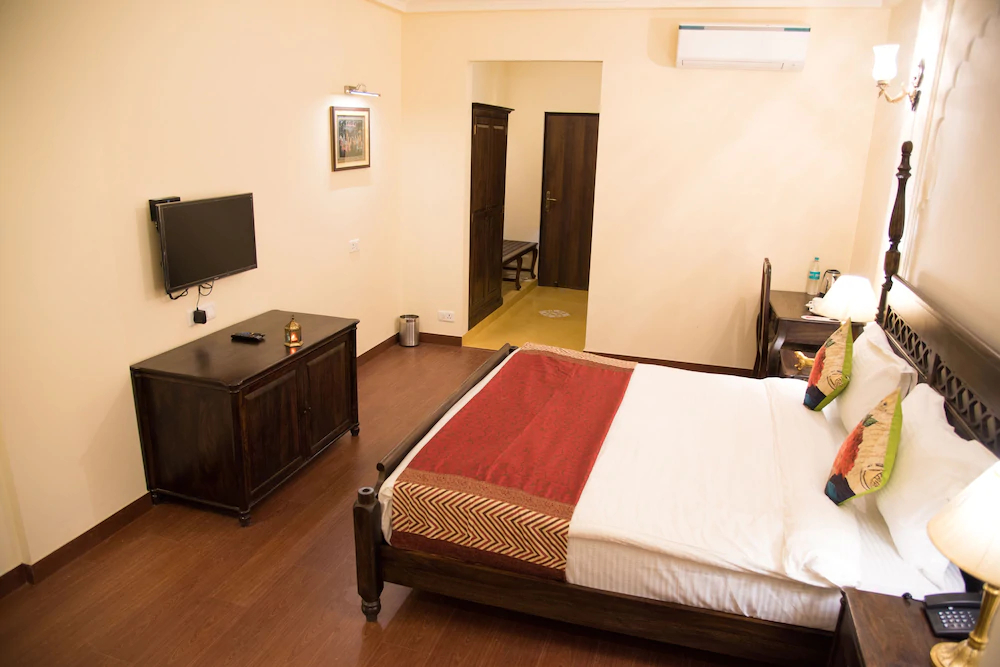 WelcomHeritage Mount Valley Resort - Ranthambore