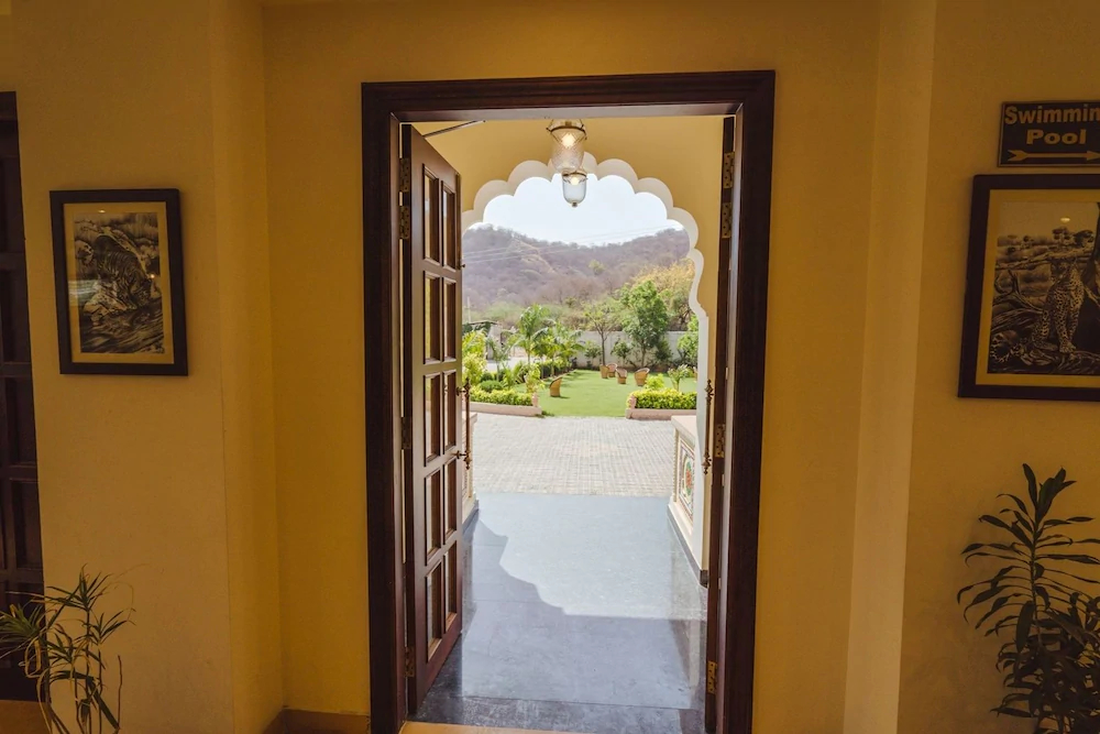 WelcomHeritage Mount Valley Resort - Ranthambore