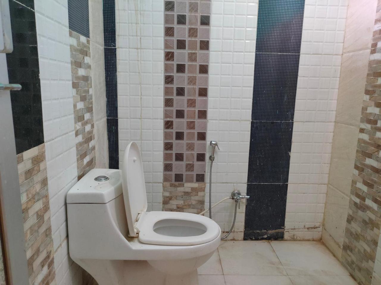 Hotel Jayka by Oyo Rooms