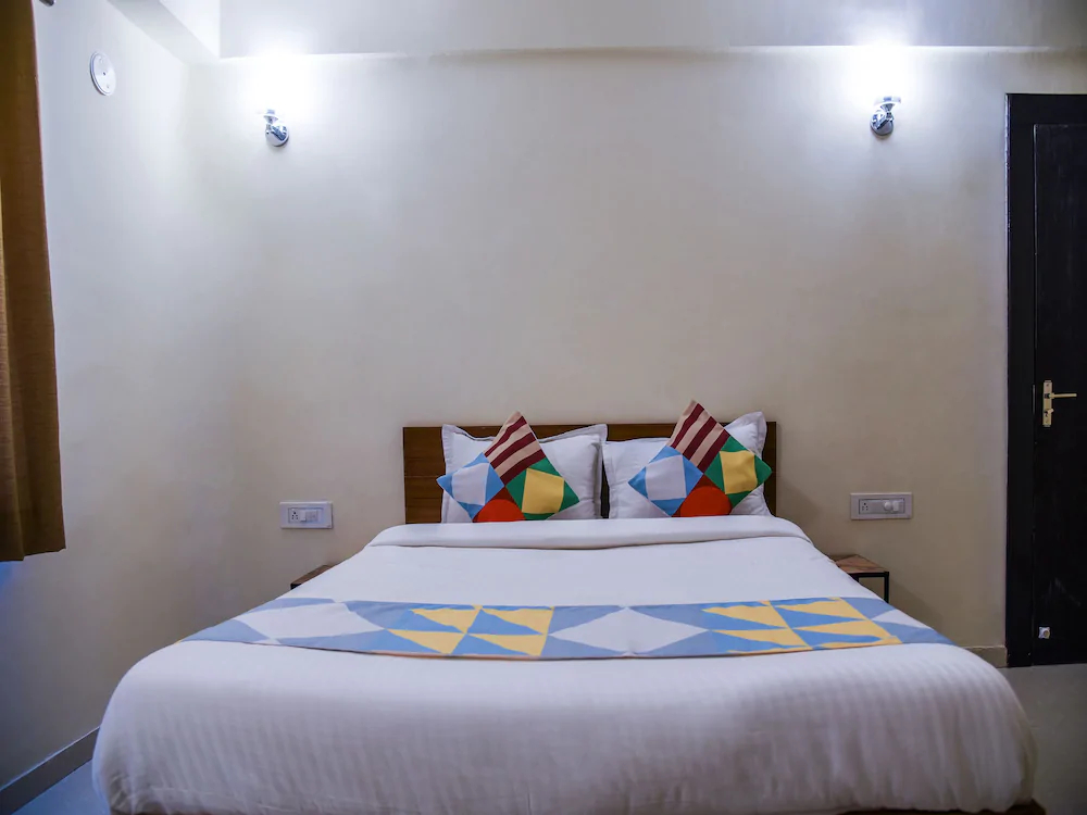 Amar Kunj Apartment by OYO Rooms