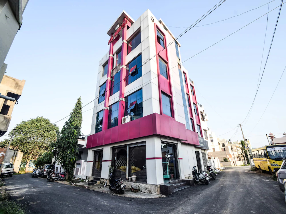 Hotel Blue Mountain by OYO Rooms