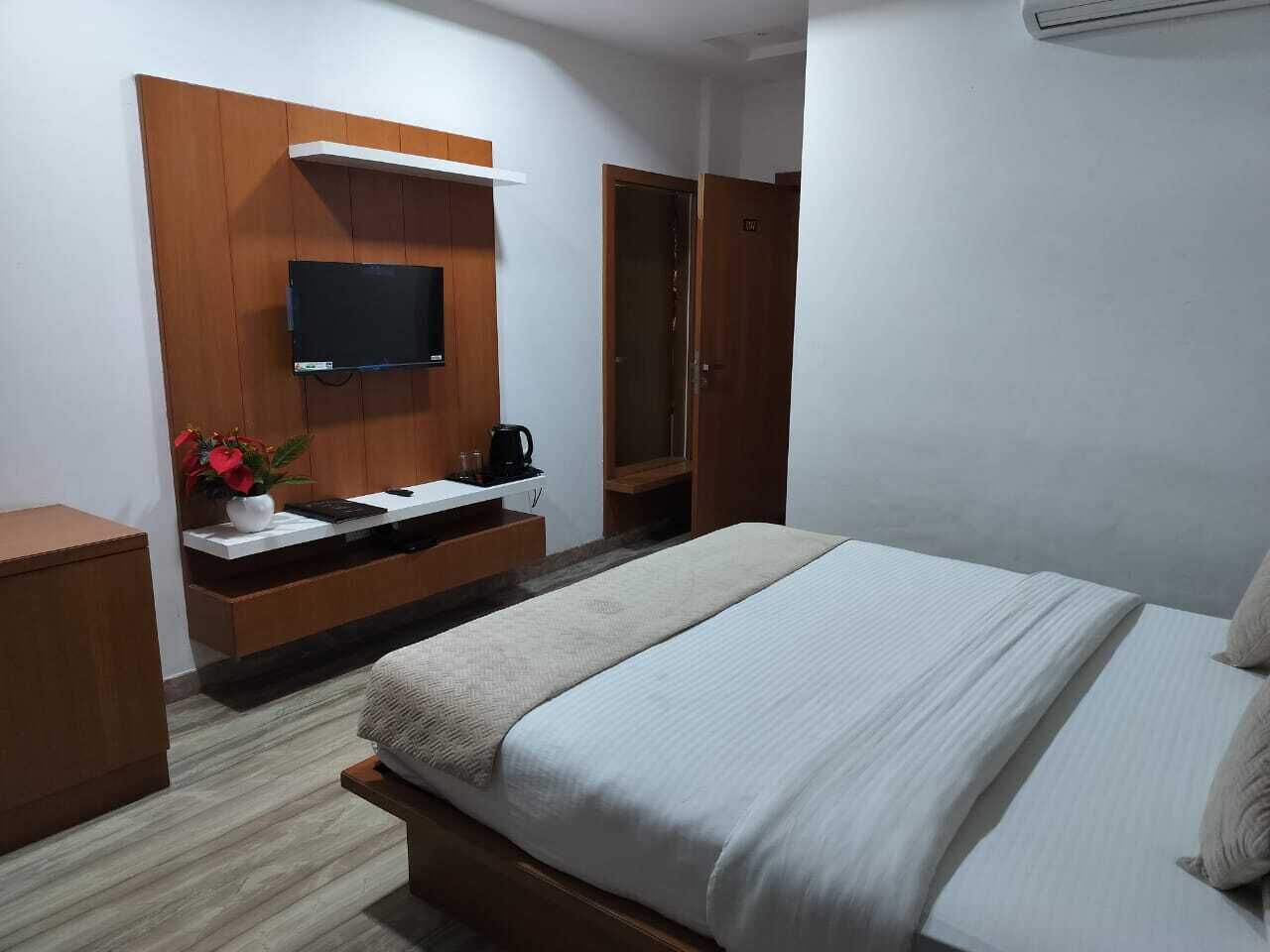 Hotel Brij Palace & Restaurant