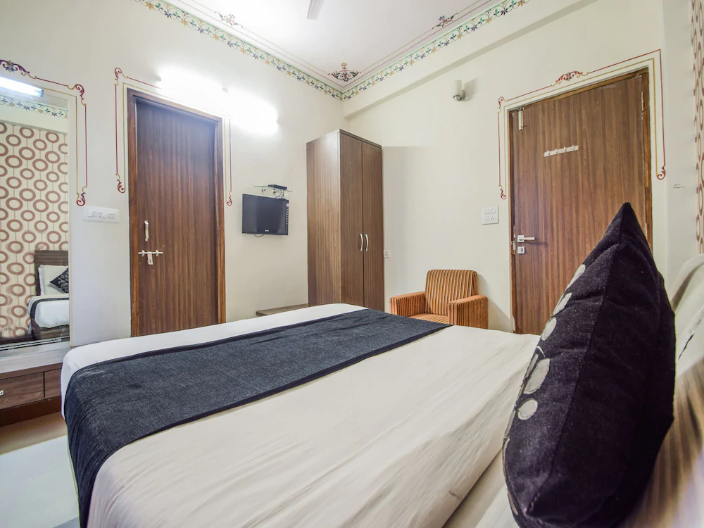 Hotel King Mansion By OYO Rooms