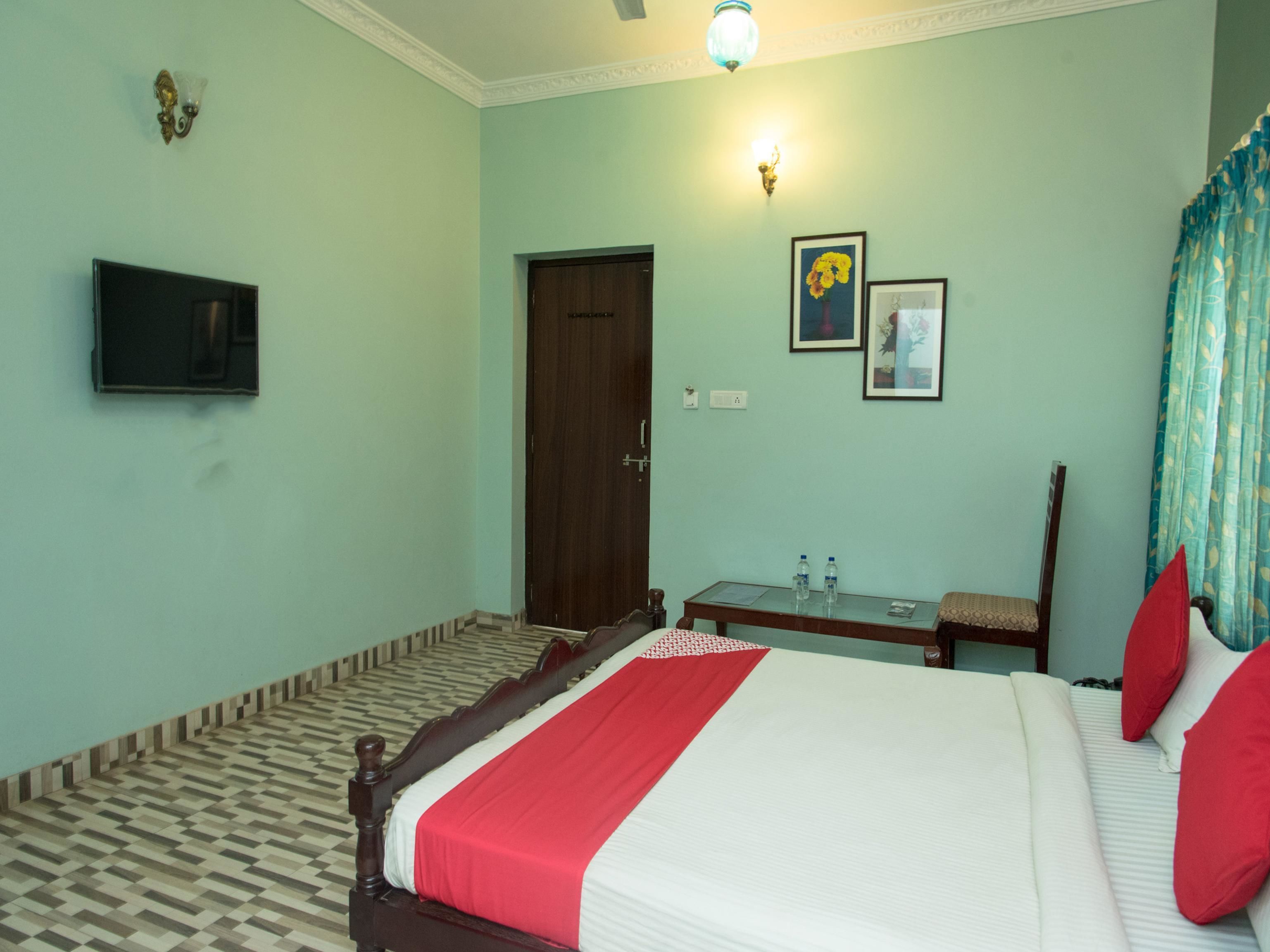 Hotel Manwar by OYO Rooms