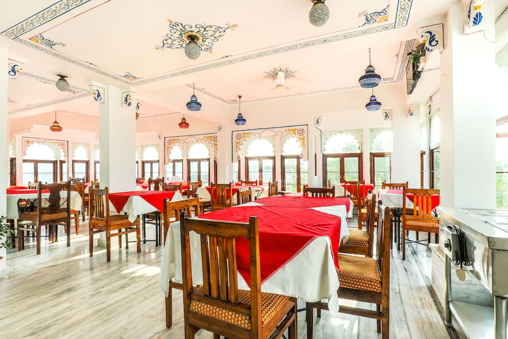 Hotel Pichola Haveli by FabHotels