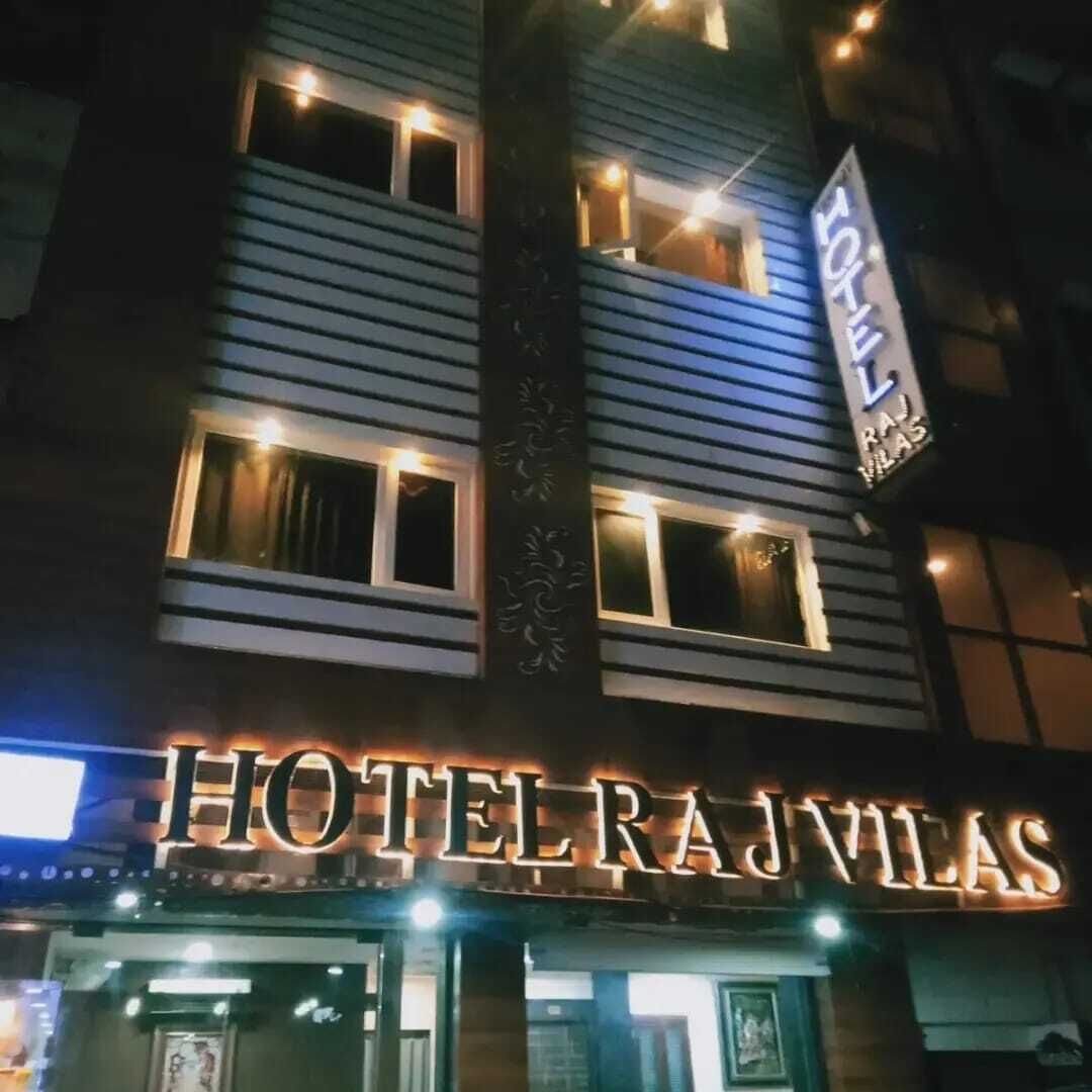 Hotel Raj Villas