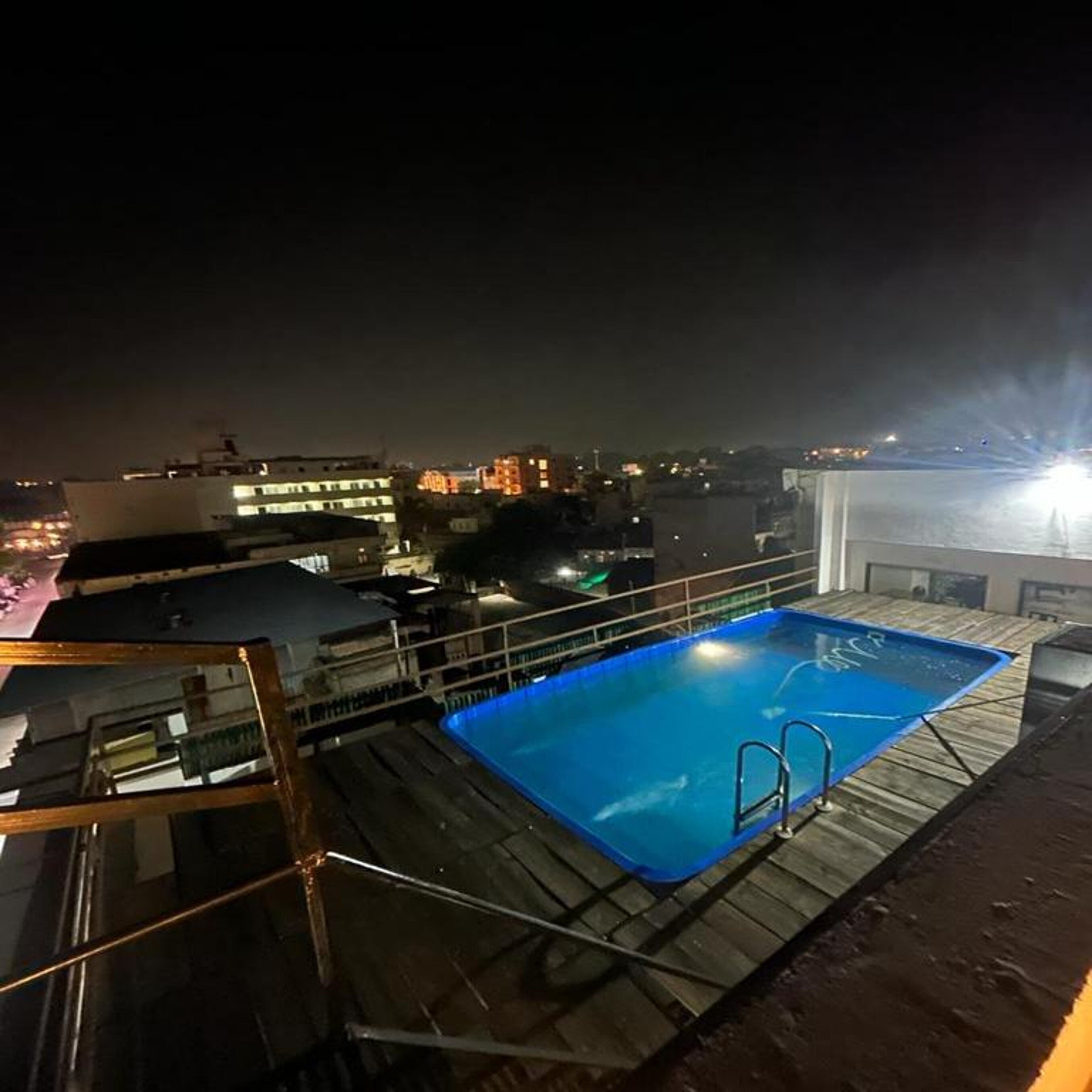 Hotel Rajwada Inn & Club