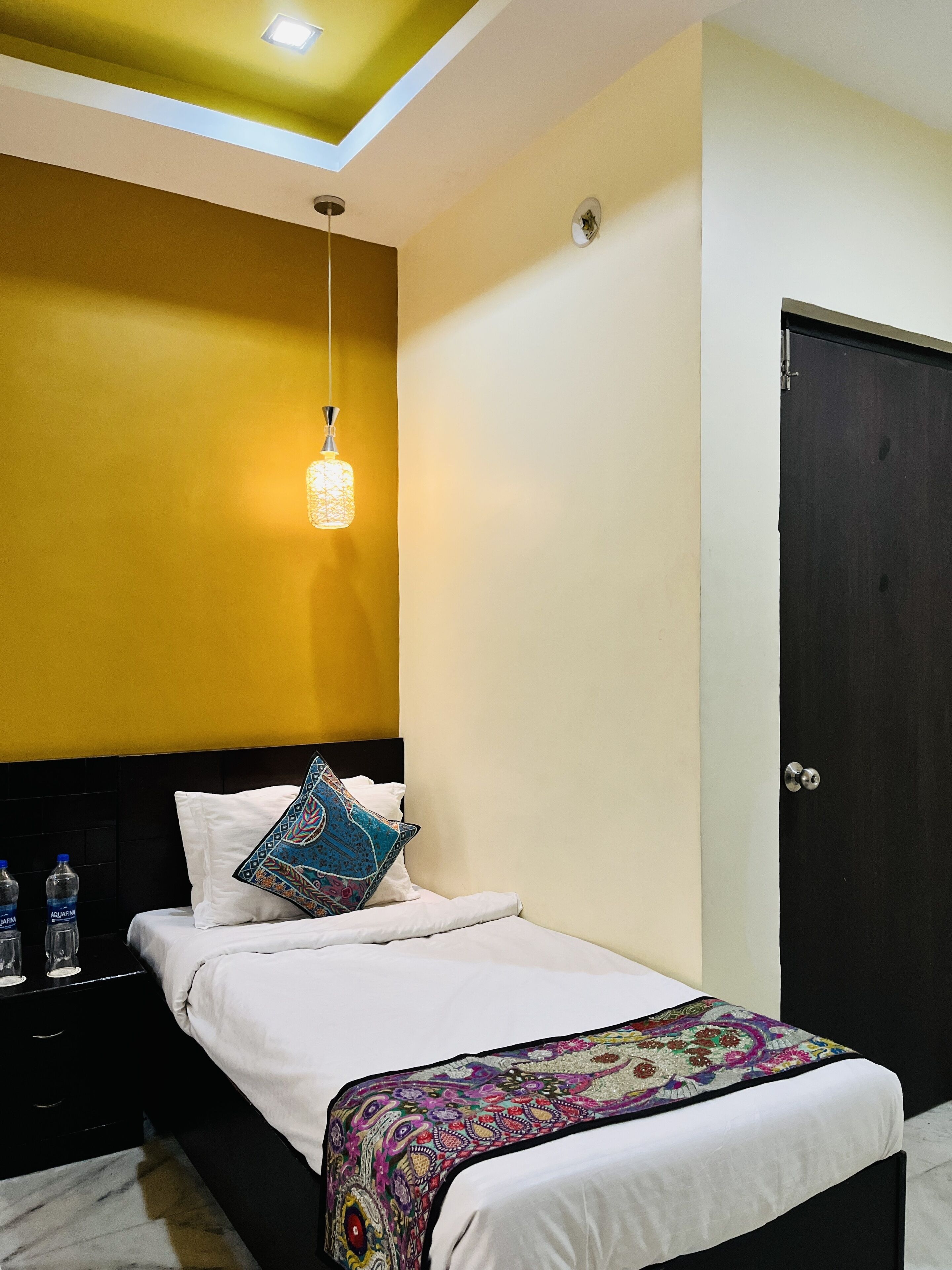 Hotel Rajwada Inn & Club