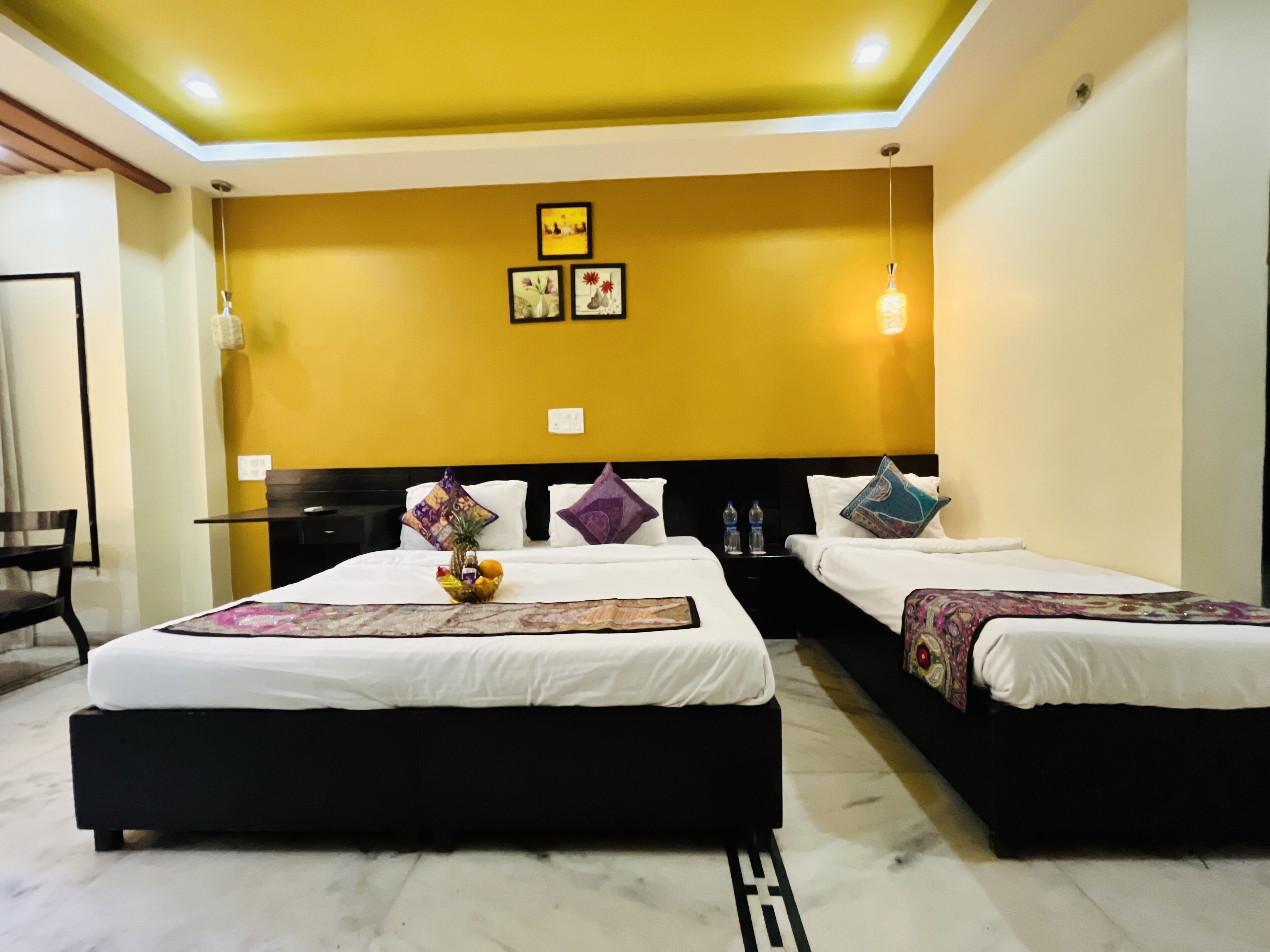 Hotel Rajwada Inn & Club