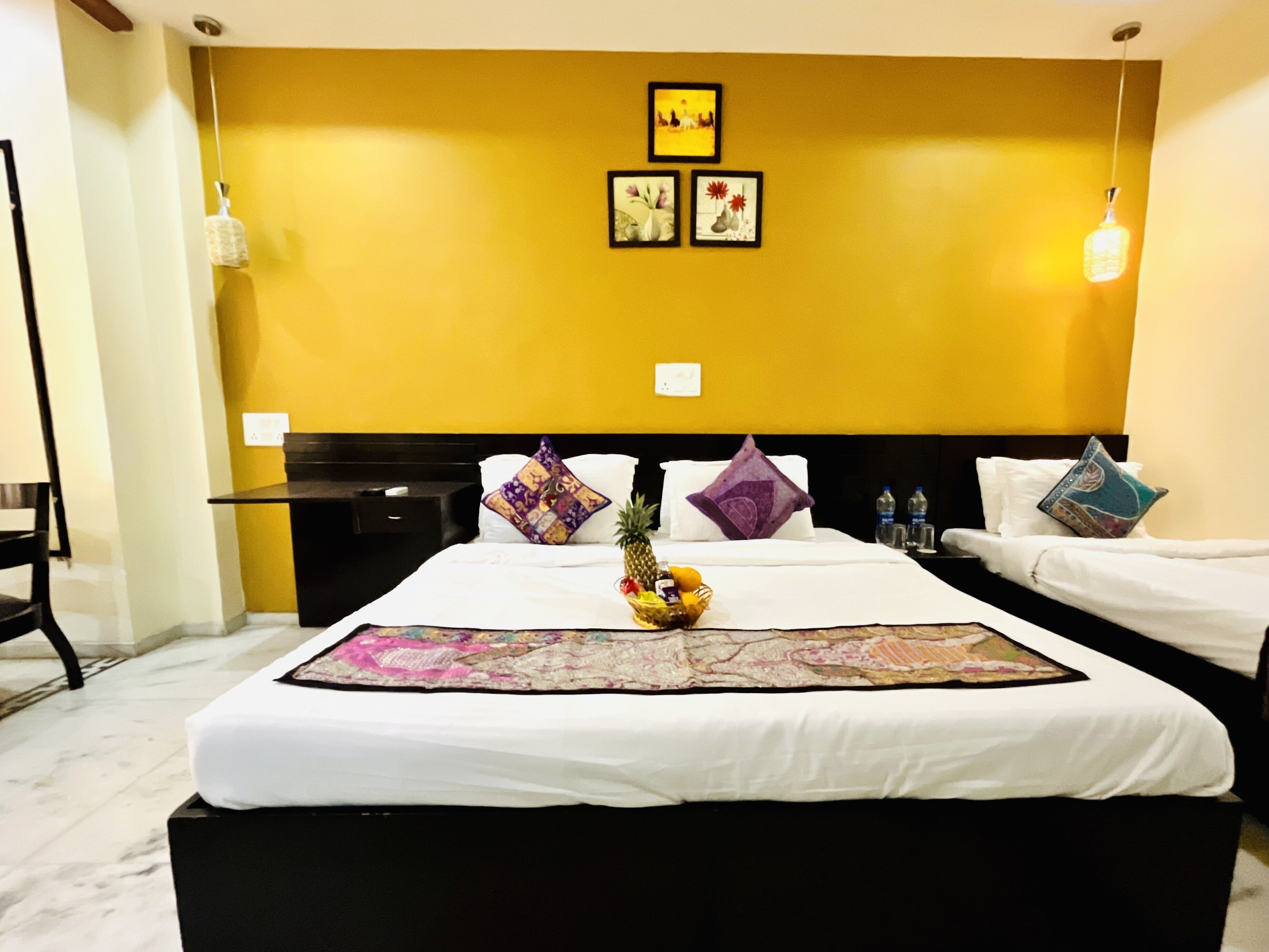 Hotel Rajwada Inn & Club