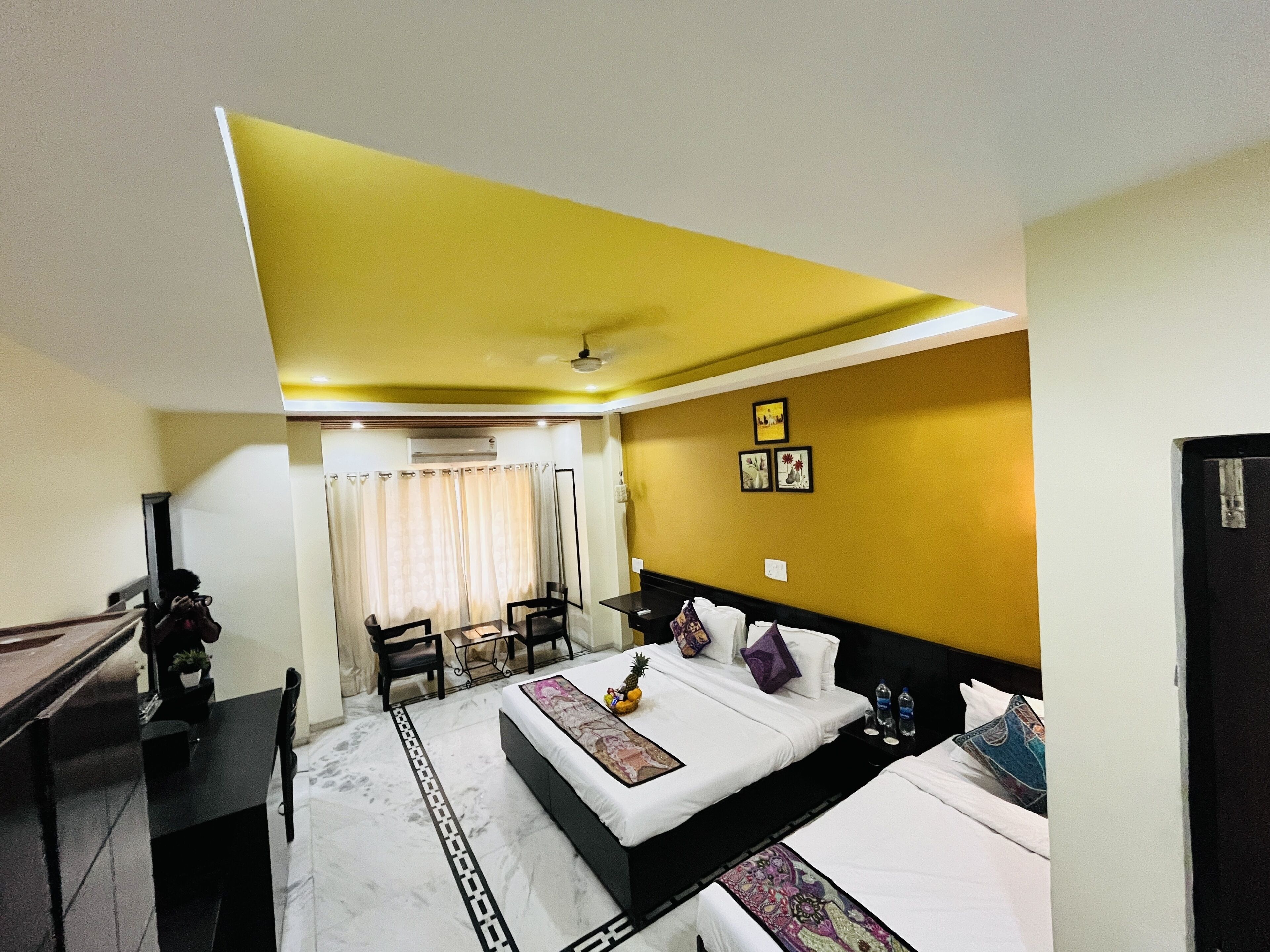 Hotel Rajwada Inn & Club