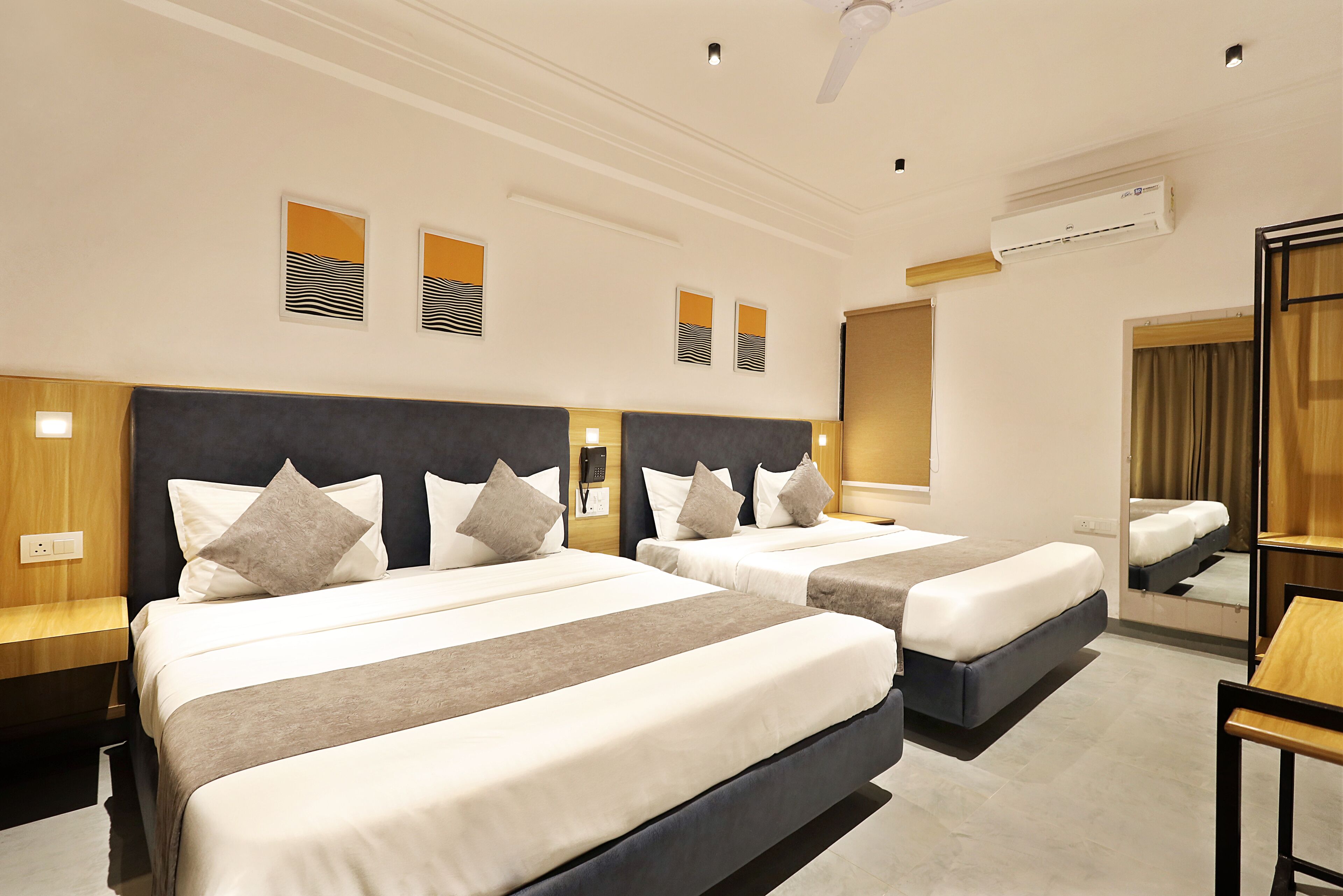 Hotel Sparkle Inn