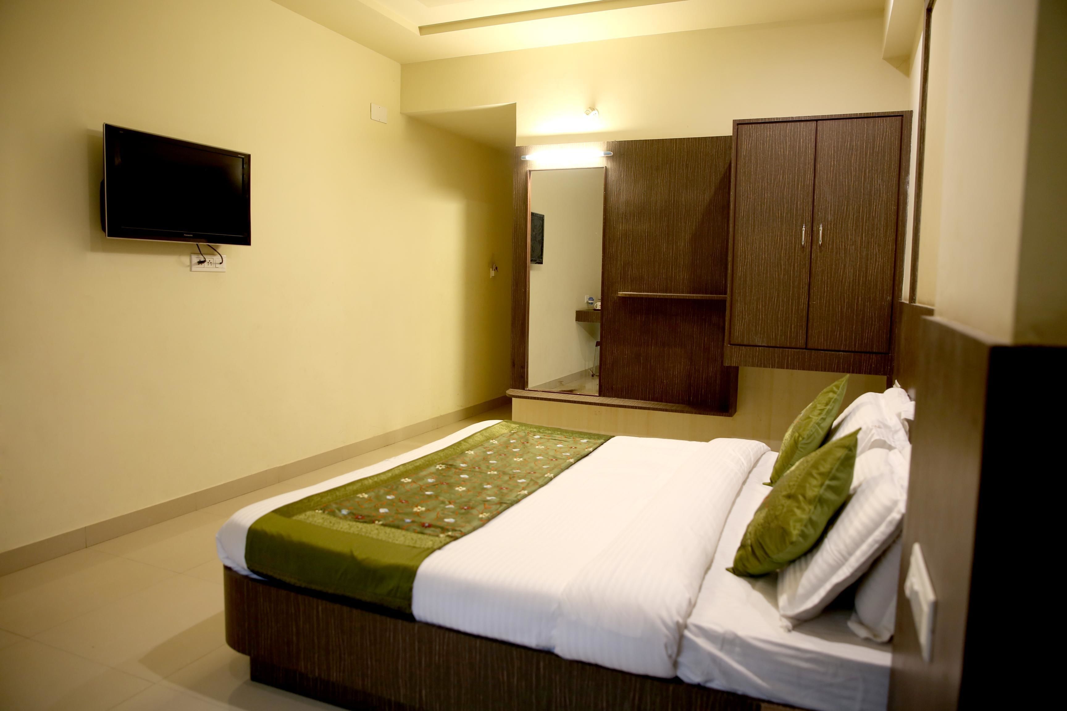 North Star by OYO Rooms