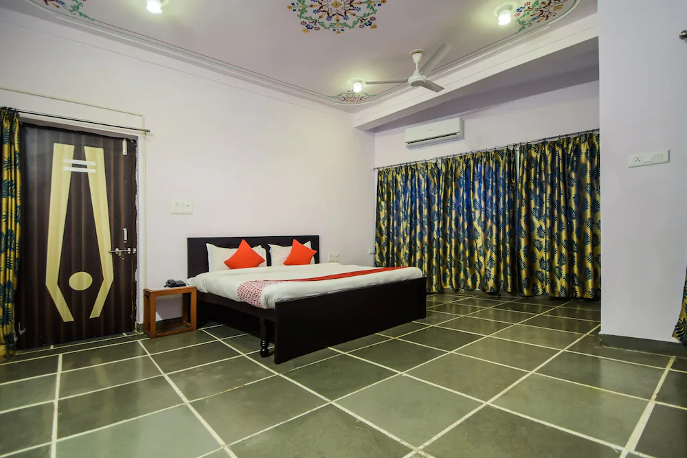 OYO 18608 The Haveli