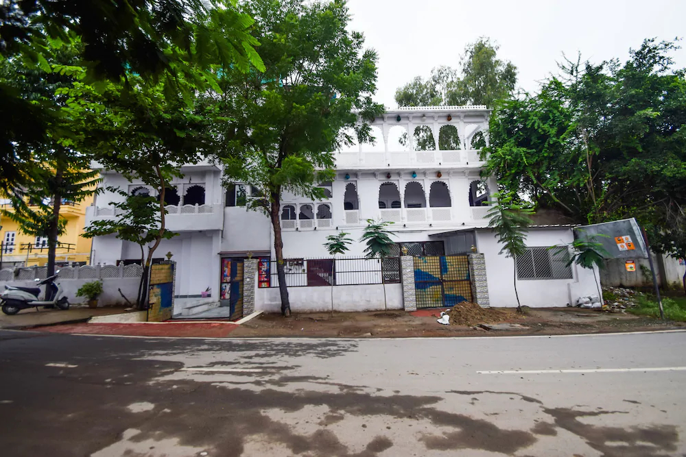OYO 18608 The Haveli
