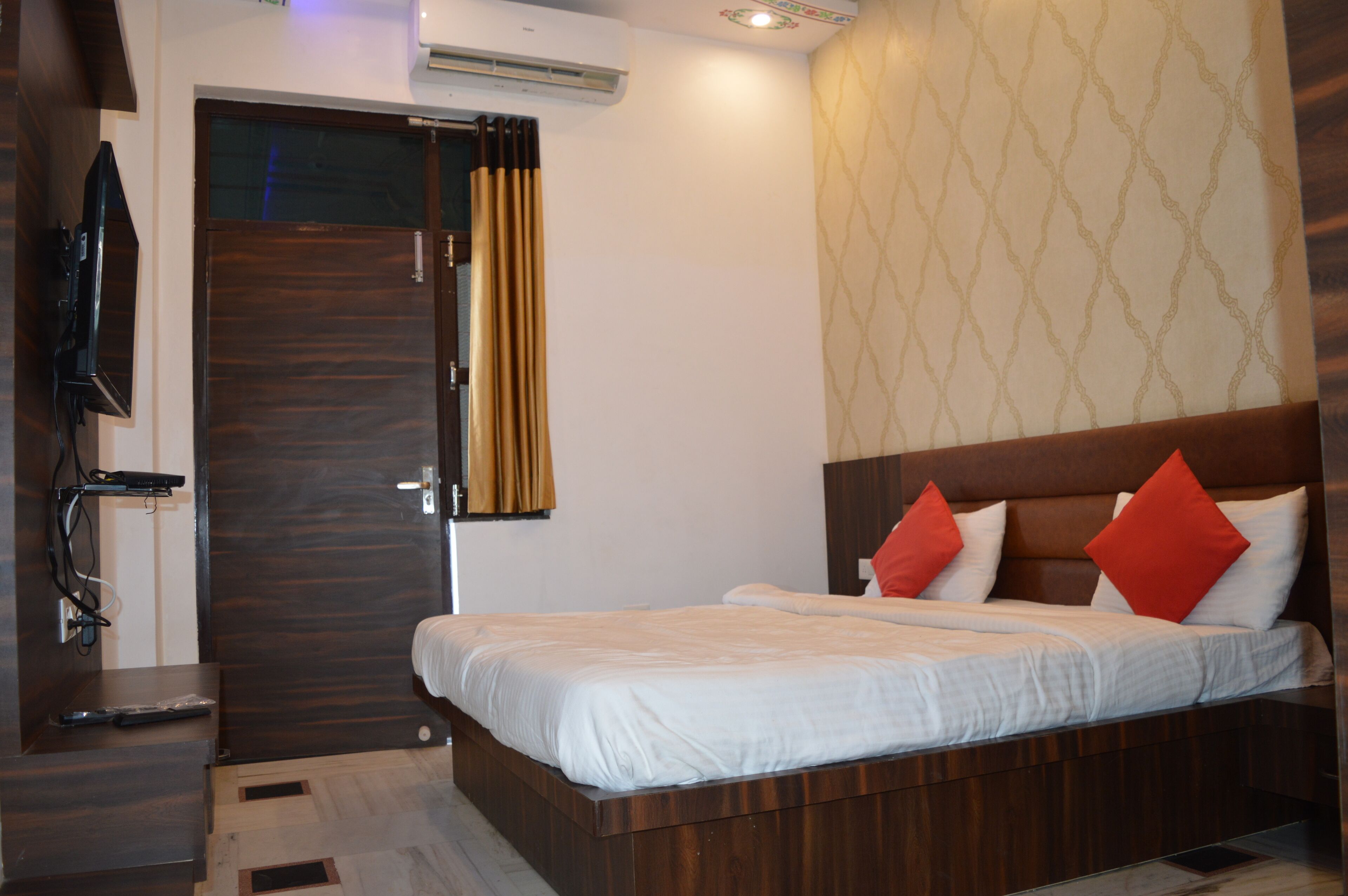 OYO Flagship 29841 Ranbanka Hotel