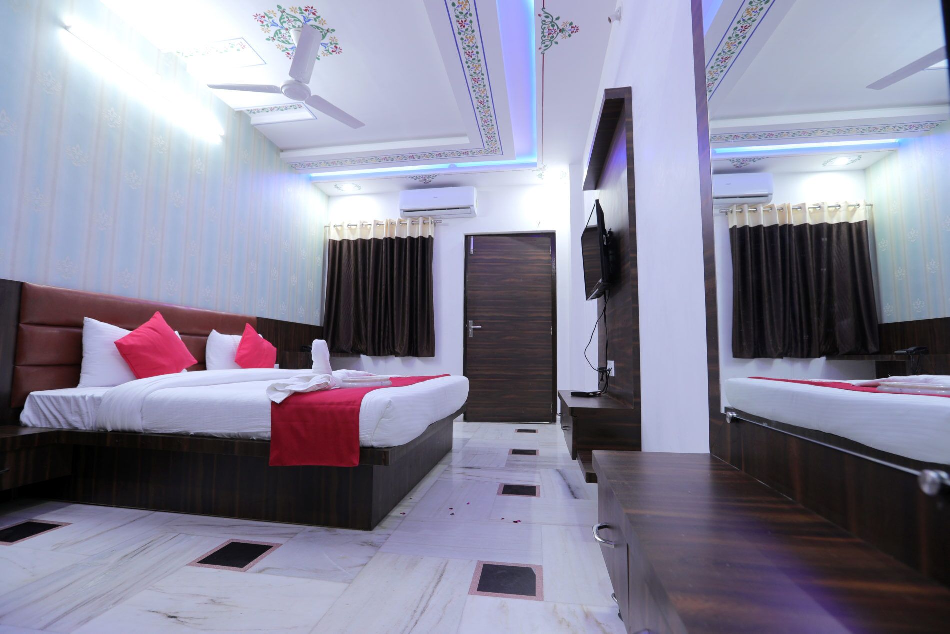 OYO Flagship 29841 Ranbanka Hotel