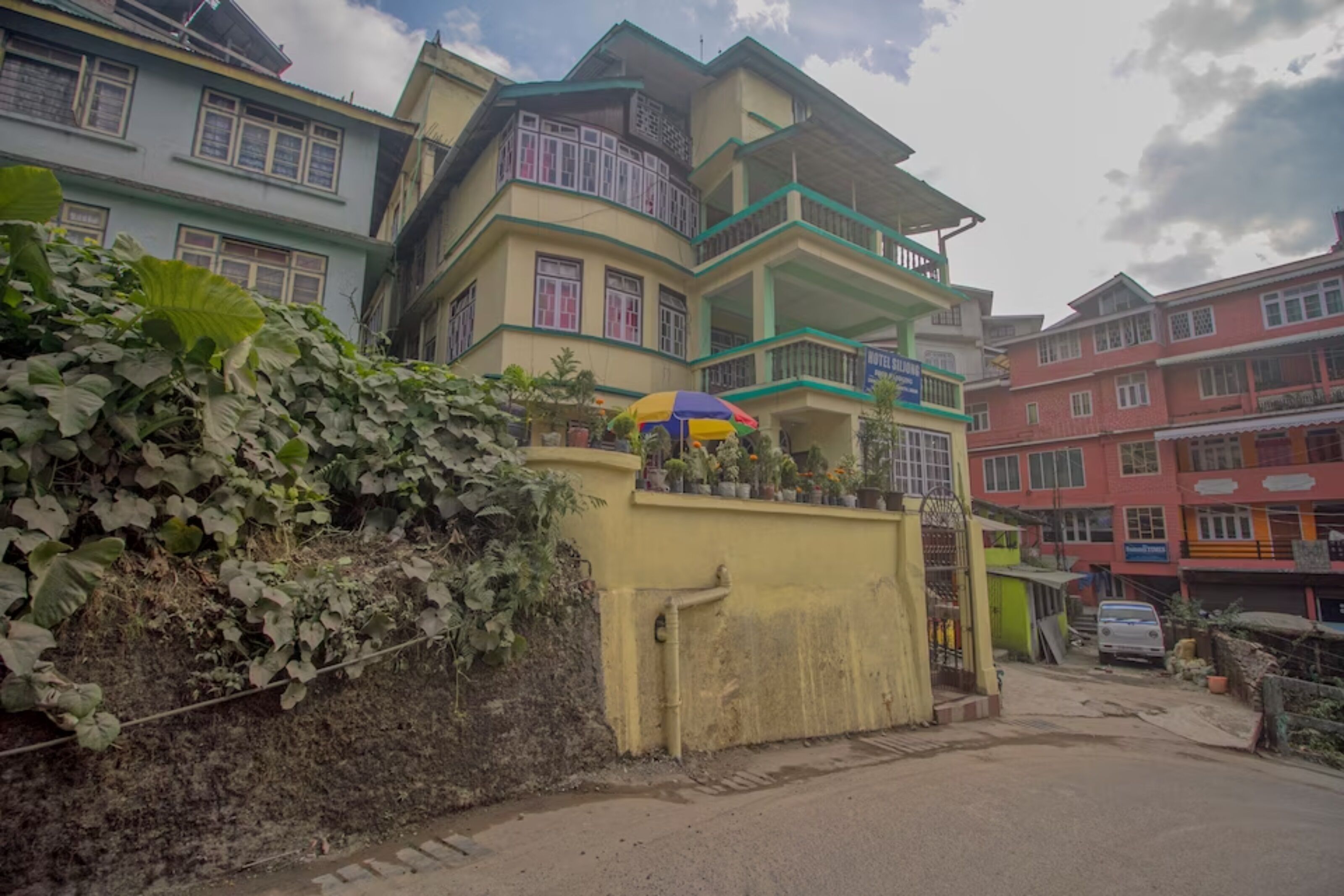 Siljong Gangtok by Goroomgo